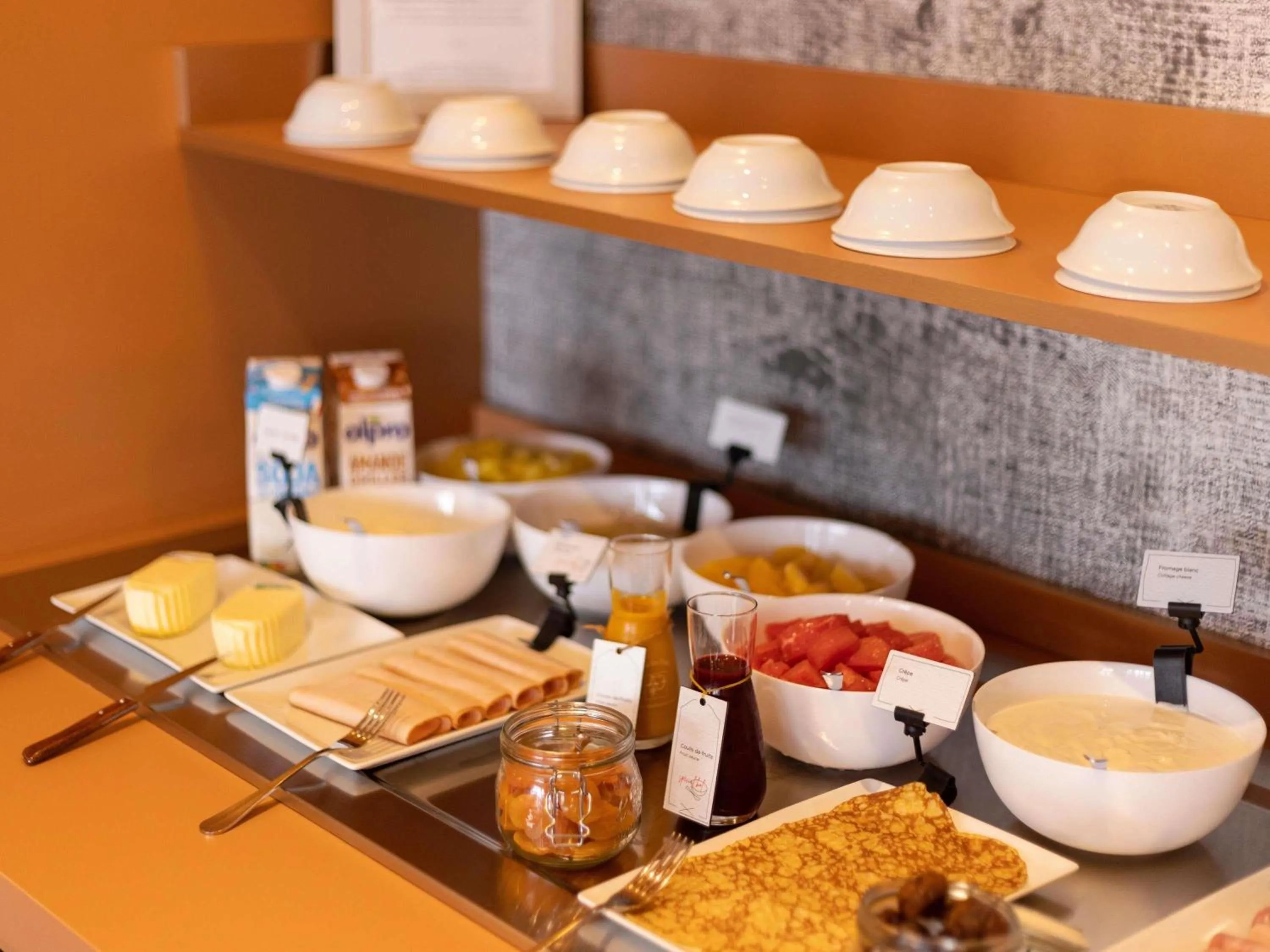 Breakfast in ibis Styles Chinon