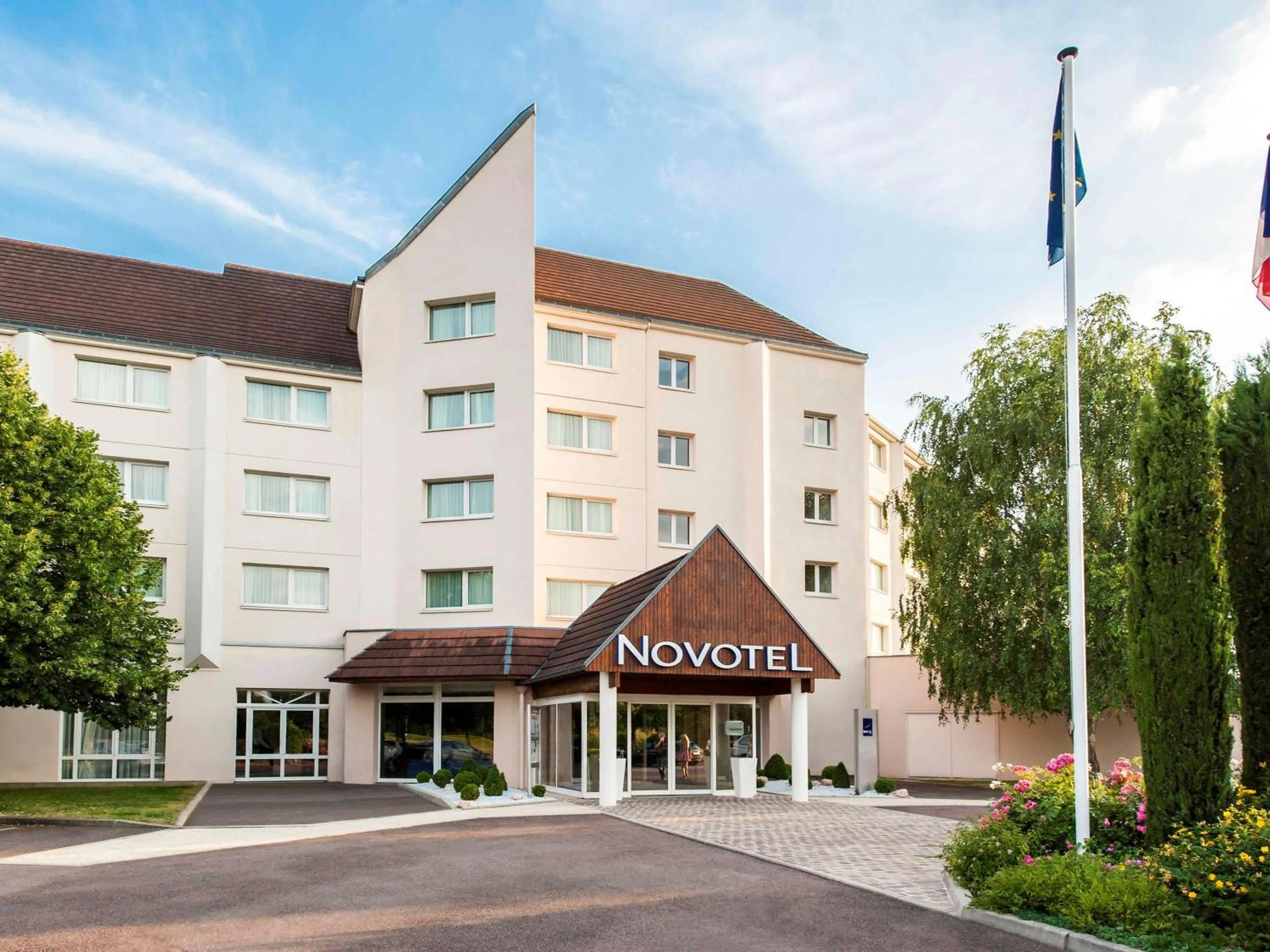 Property building in Novotel Beaune