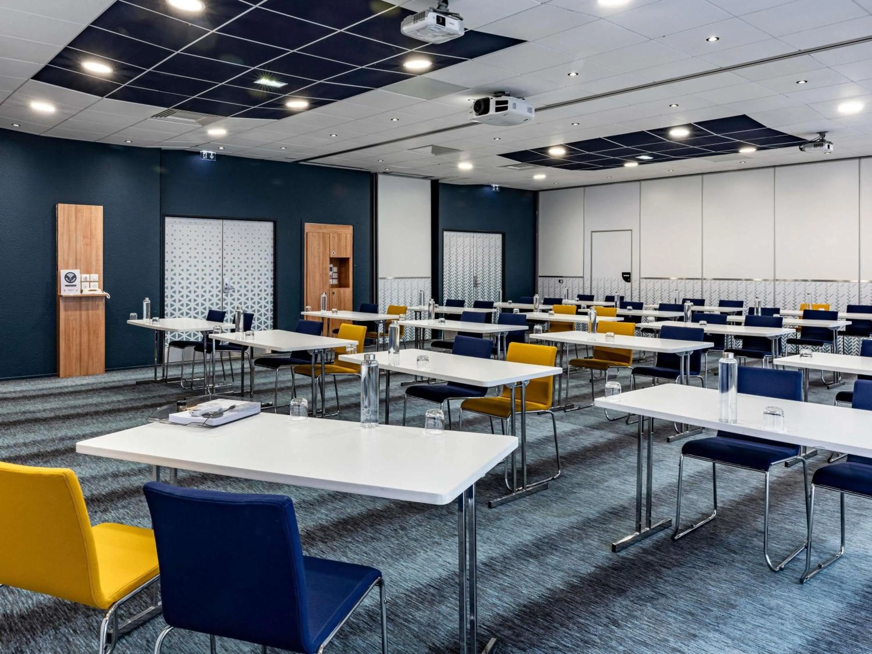 Meeting/conference room in Novotel Beaune