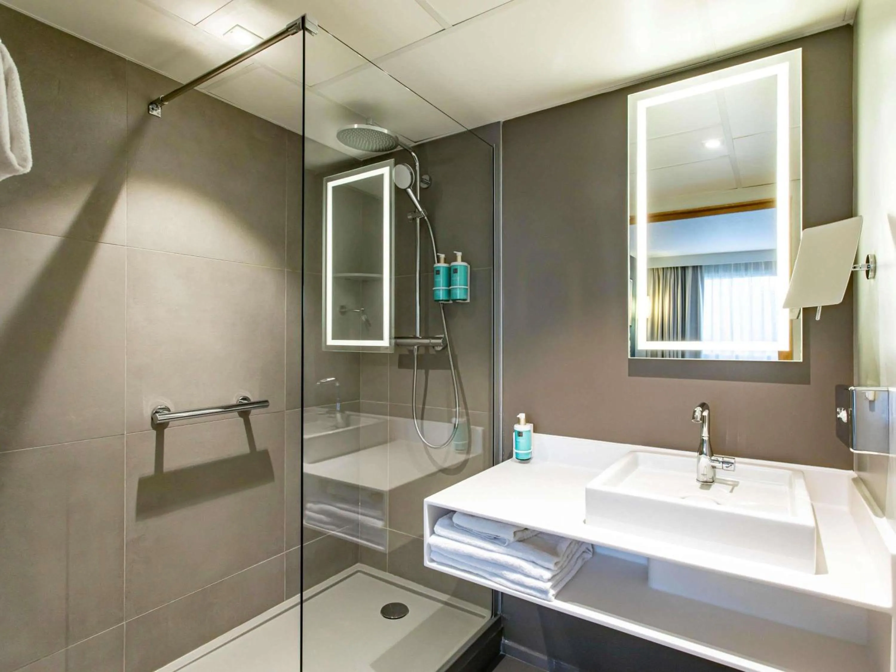 Bedroom in Novotel Beaune