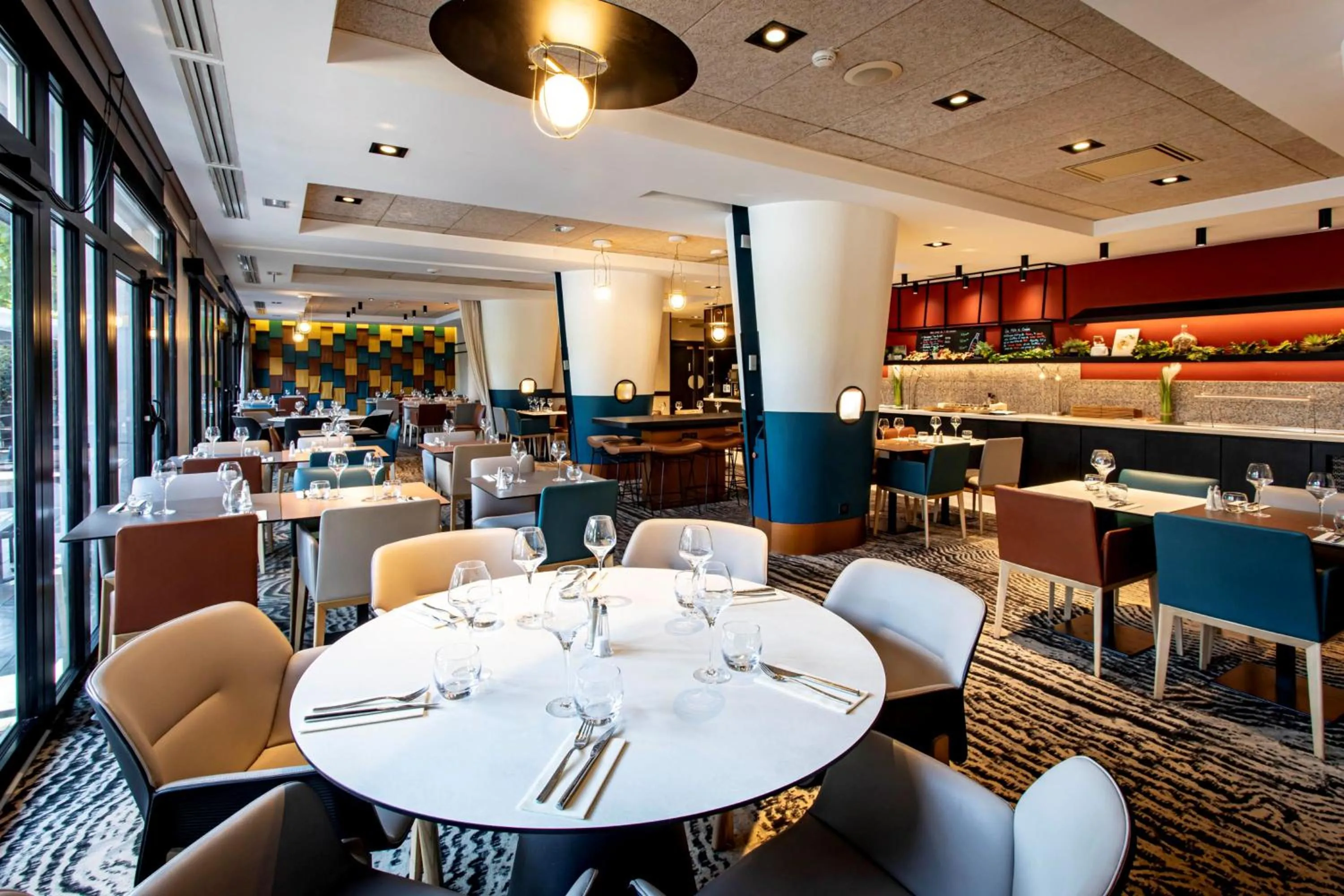 Restaurant/places to eat in Novotel Beaune