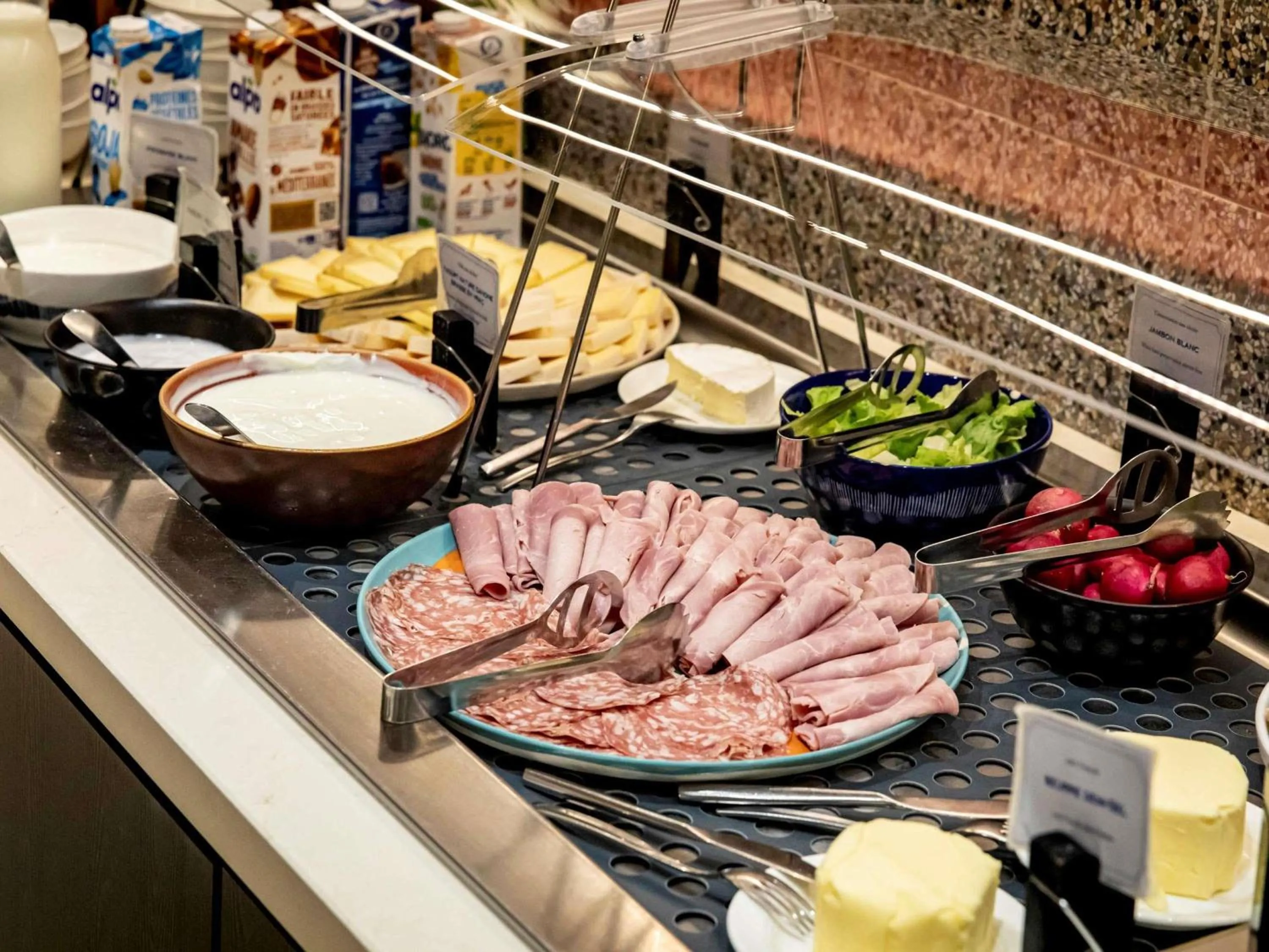 Breakfast in Novotel Beaune