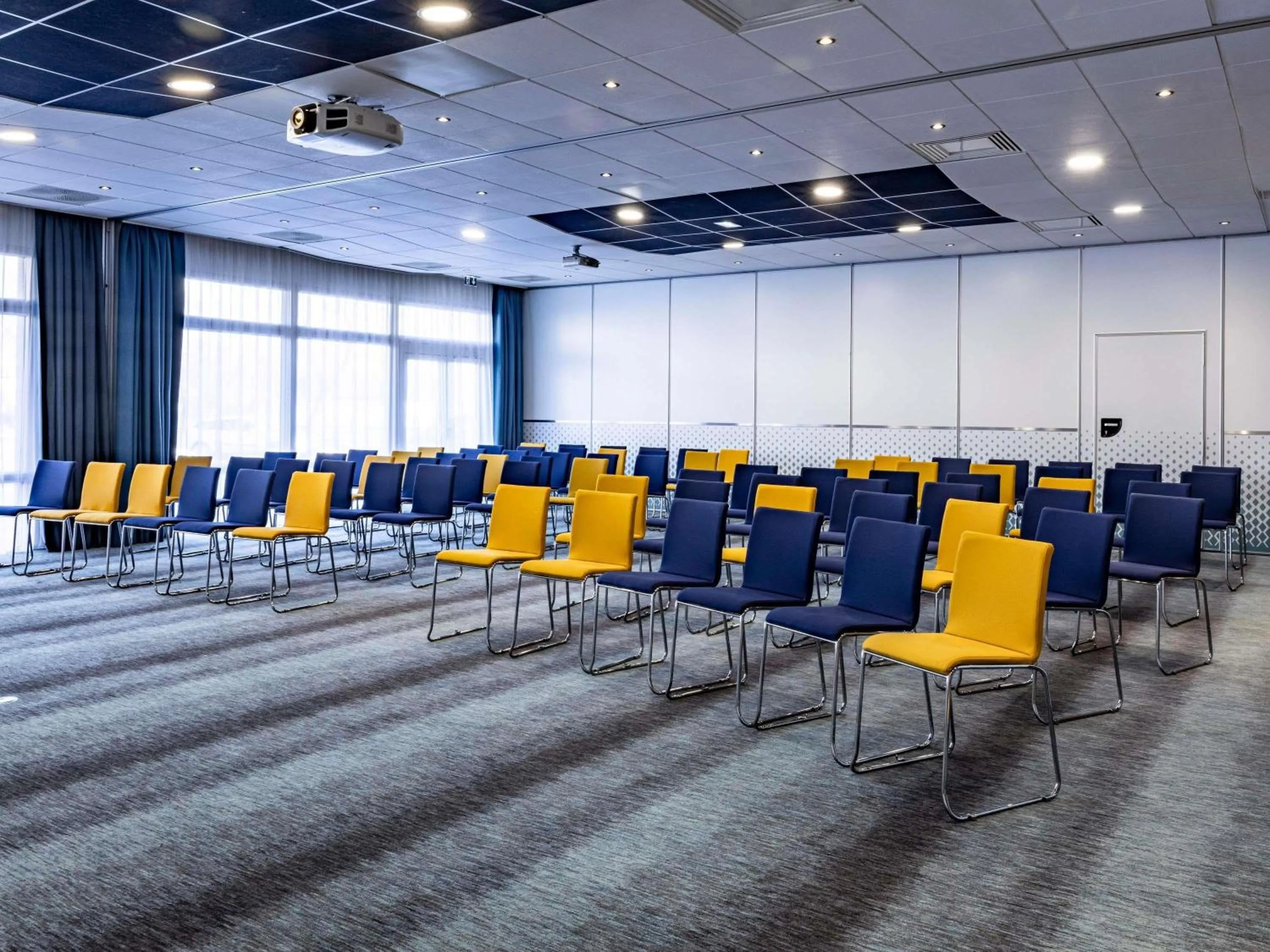 Meeting/conference room in Novotel Beaune