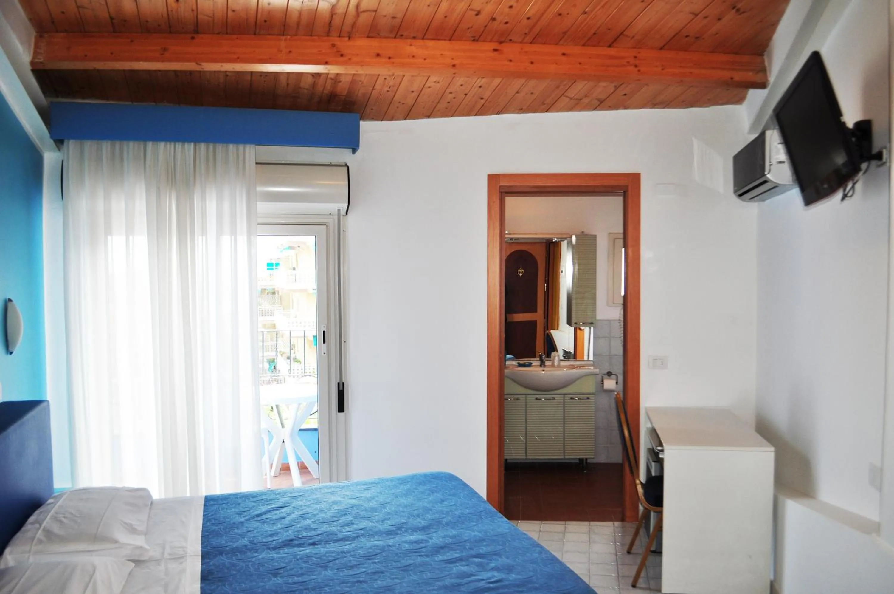 Bed in Hotel Albatros