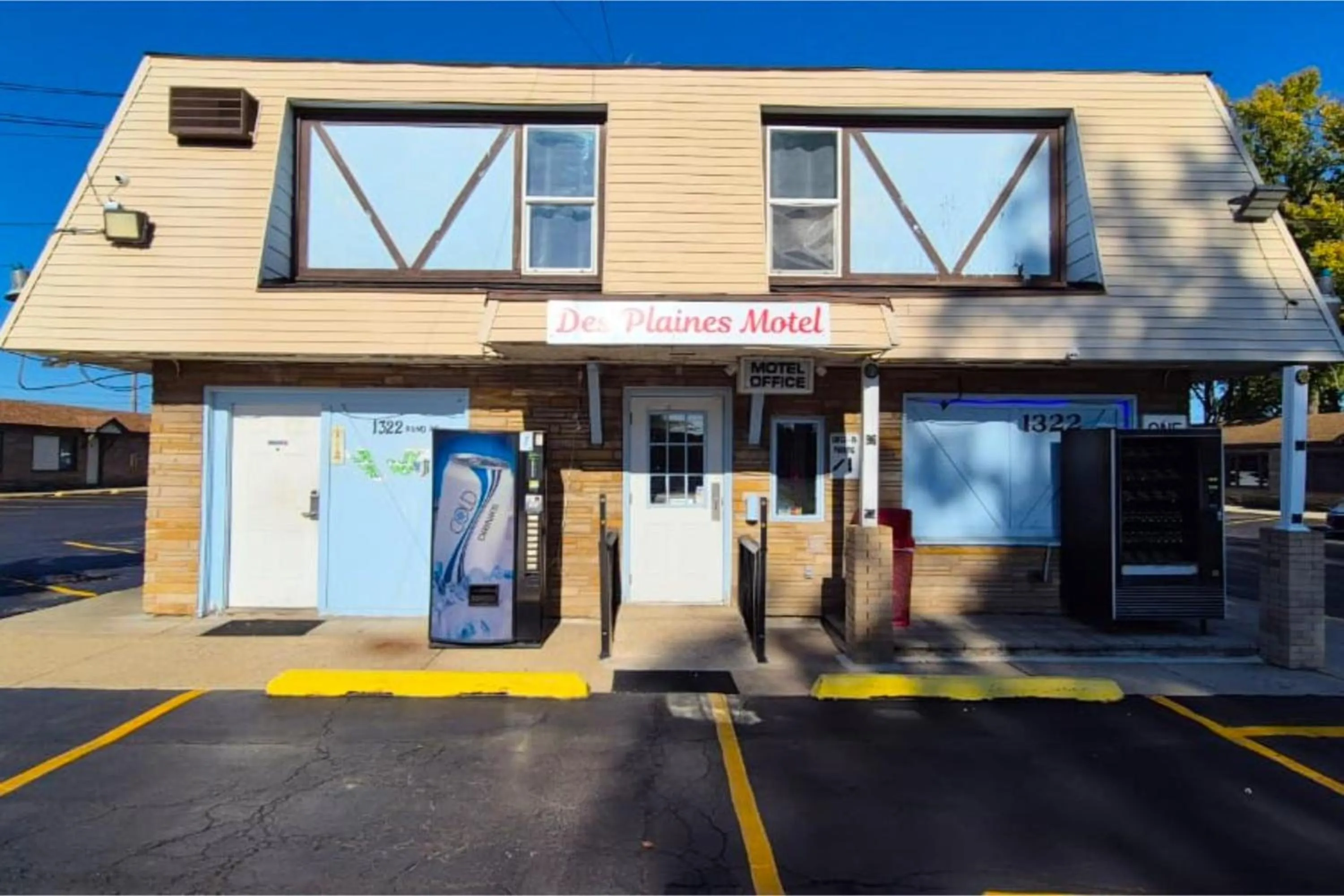 Property building in Des Plaines Motel By OYO O'Hare Airport Chicago