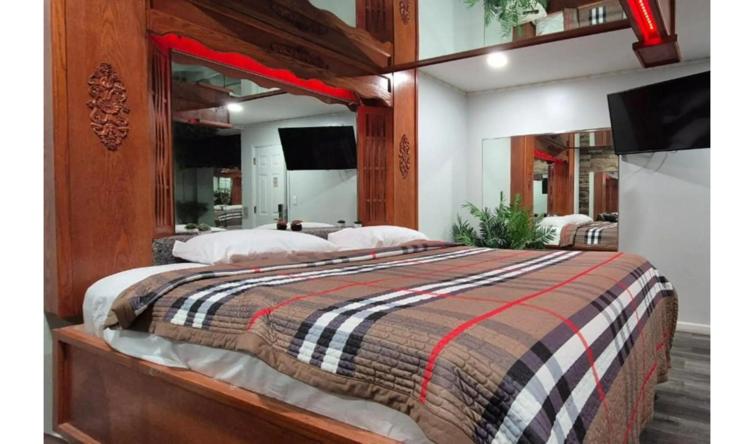 Bedroom, Bed in Des Plaines Motel By OYO O'Hare Airport Chicago