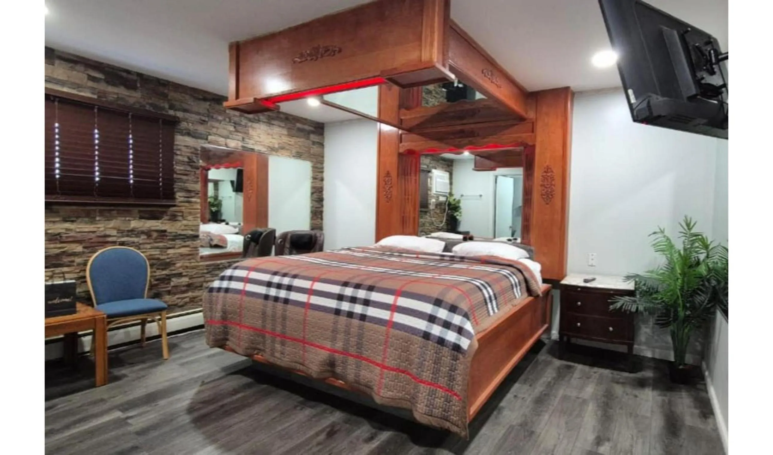 Bedroom, Bed in Des Plaines Motel By OYO O'Hare Airport Chicago