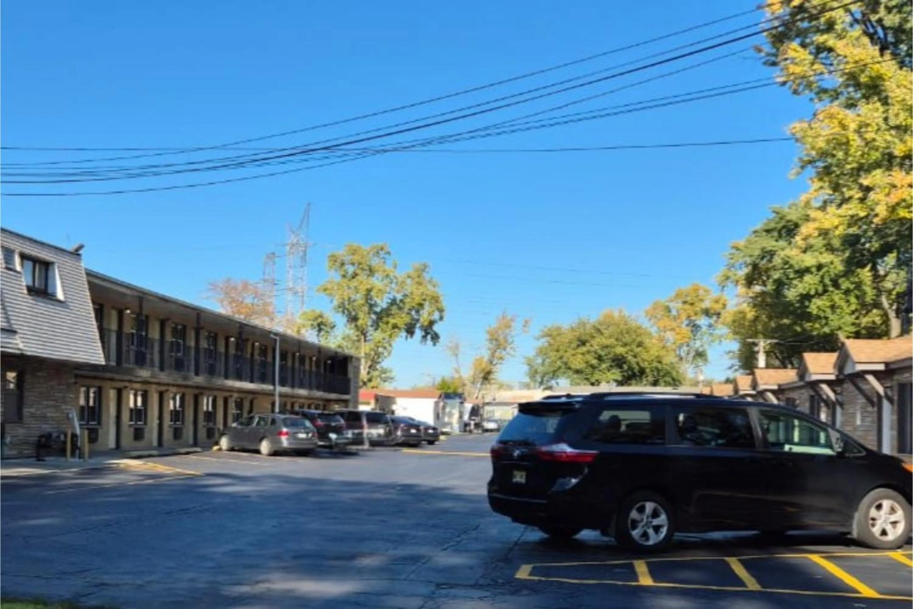 Parking in Des Plaines Motel By OYO O'Hare Airport Chicago