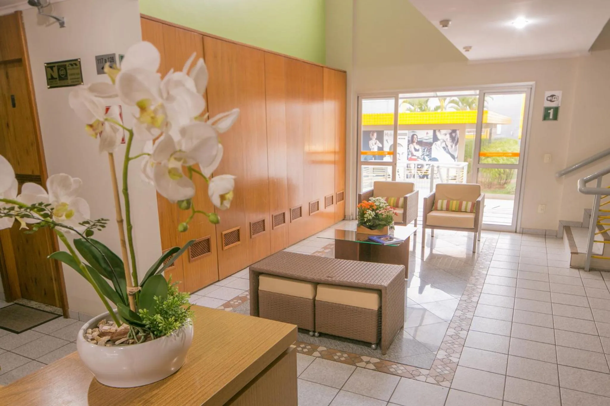 Lobby or reception in Multiparque Hplus Long Stay