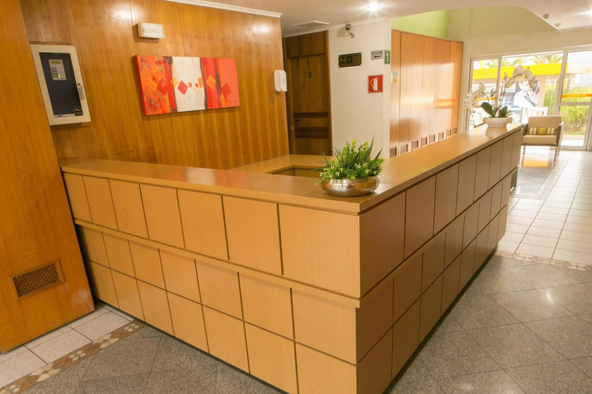 Lobby or reception in Multiparque Hplus Long Stay