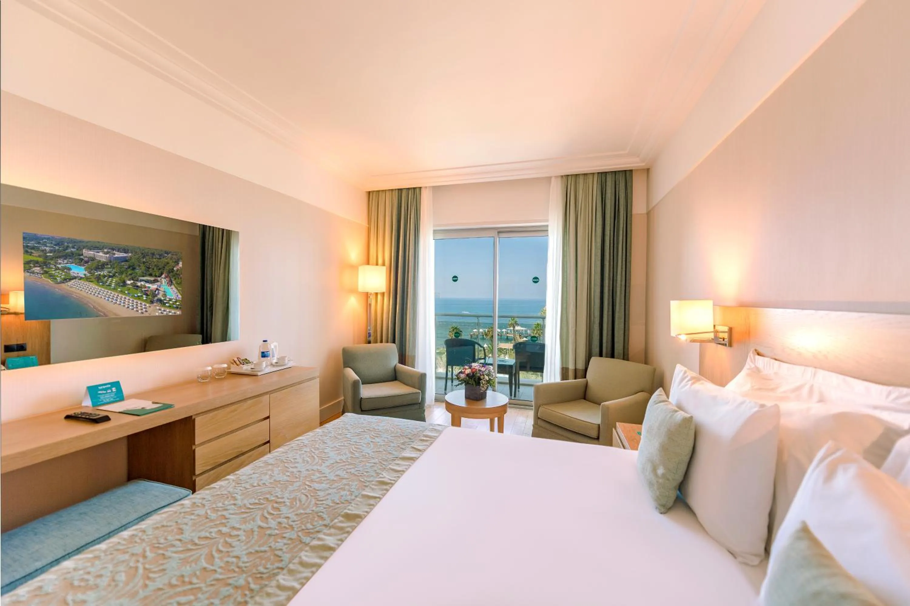 Sea view, Bed in Turquoise Hotel