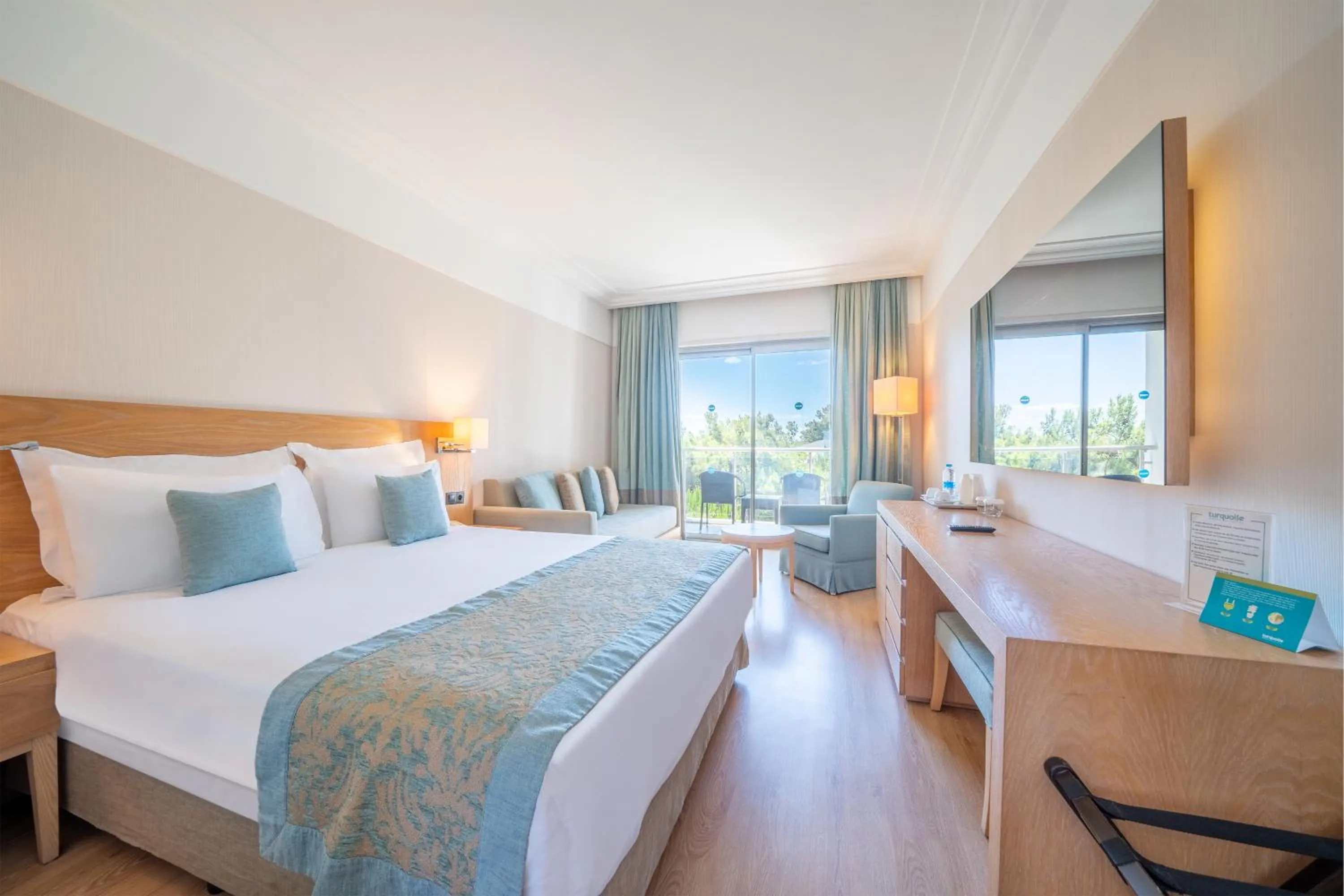 Photo of the whole room, Bed in Turquoise Hotel