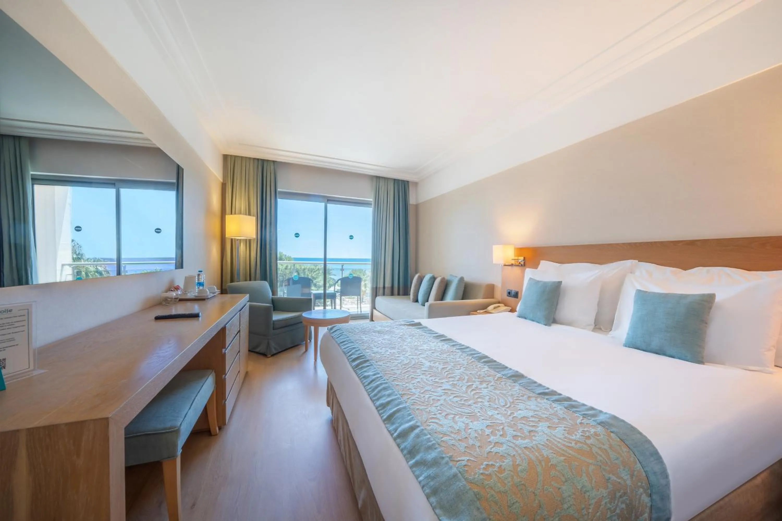 Bedroom, Bed in Turquoise Hotel