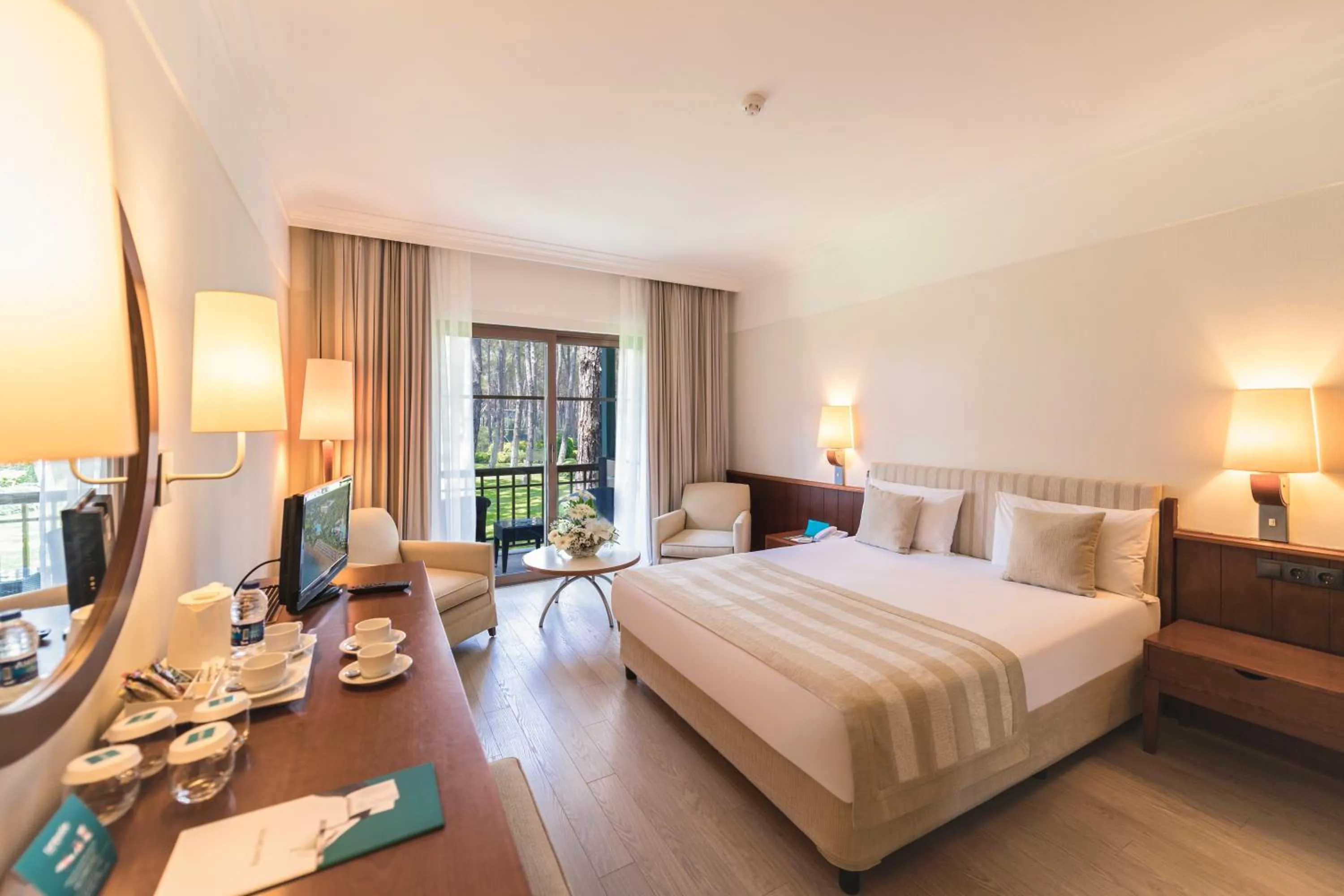 Bedroom, Bed in Turquoise Hotel