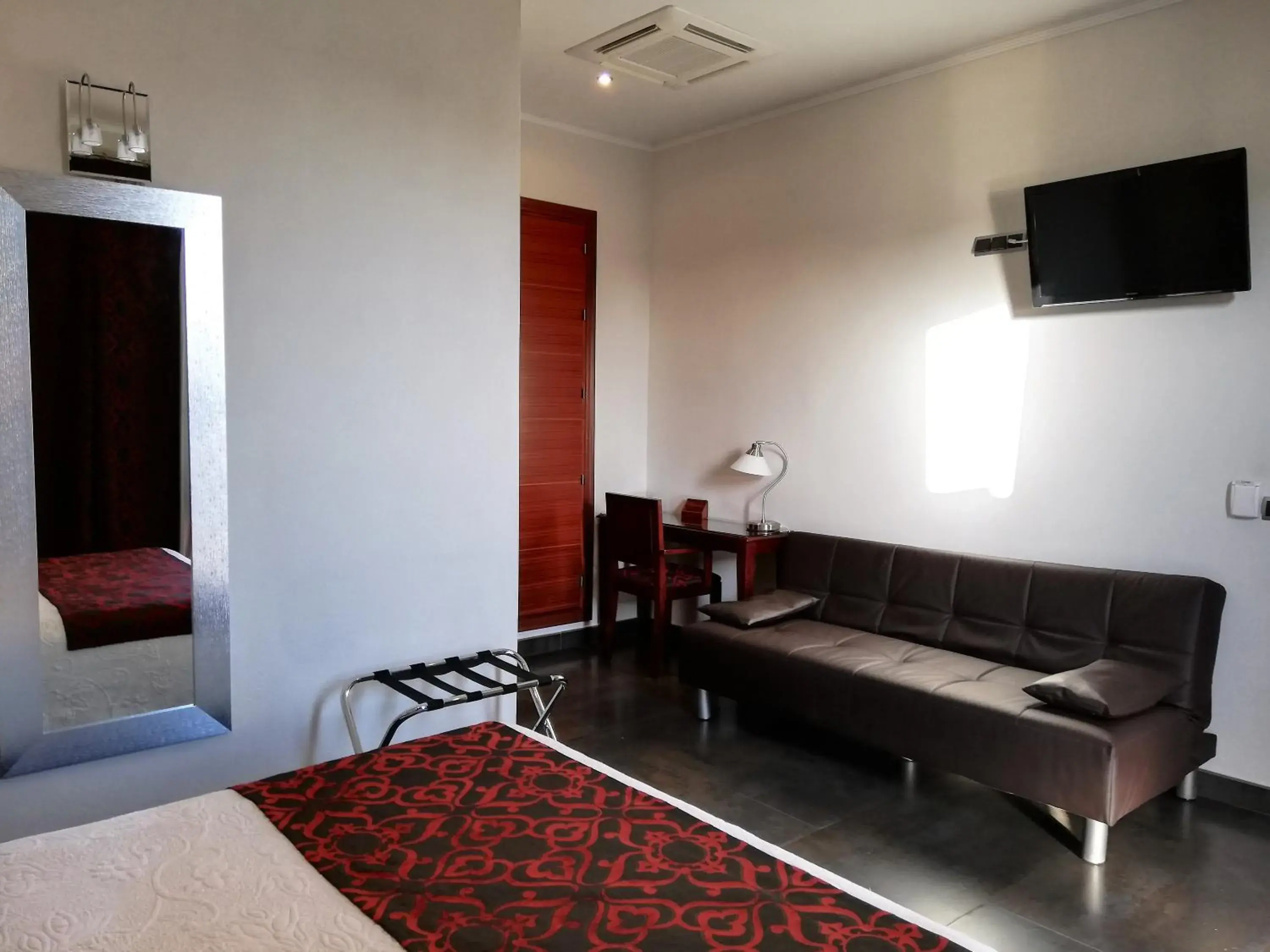 TV and multimedia, Bed in Hotel LB Lebrija by MA 22 Puntos TV and multimedia, Bed in Hotel LB Lebrija by MA 22 Puntos