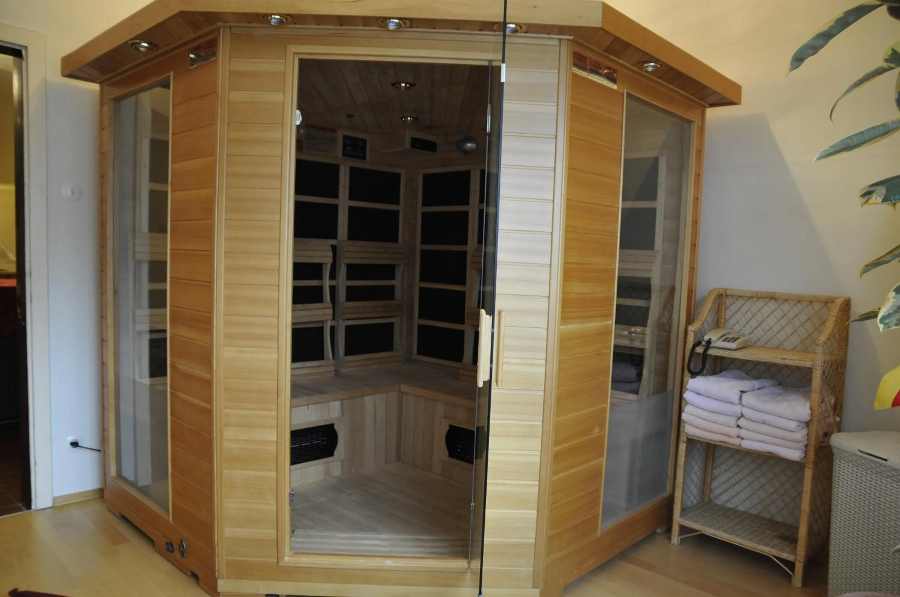 Activities, Bed in Hotel Kirchenwirt