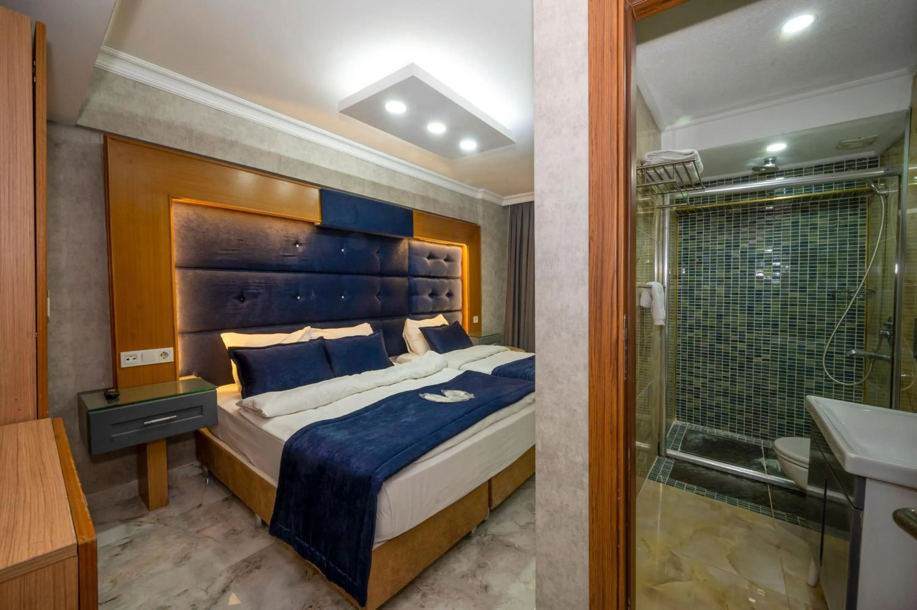 Toilet, Bed in Tamara Residence Hotel İstanbul