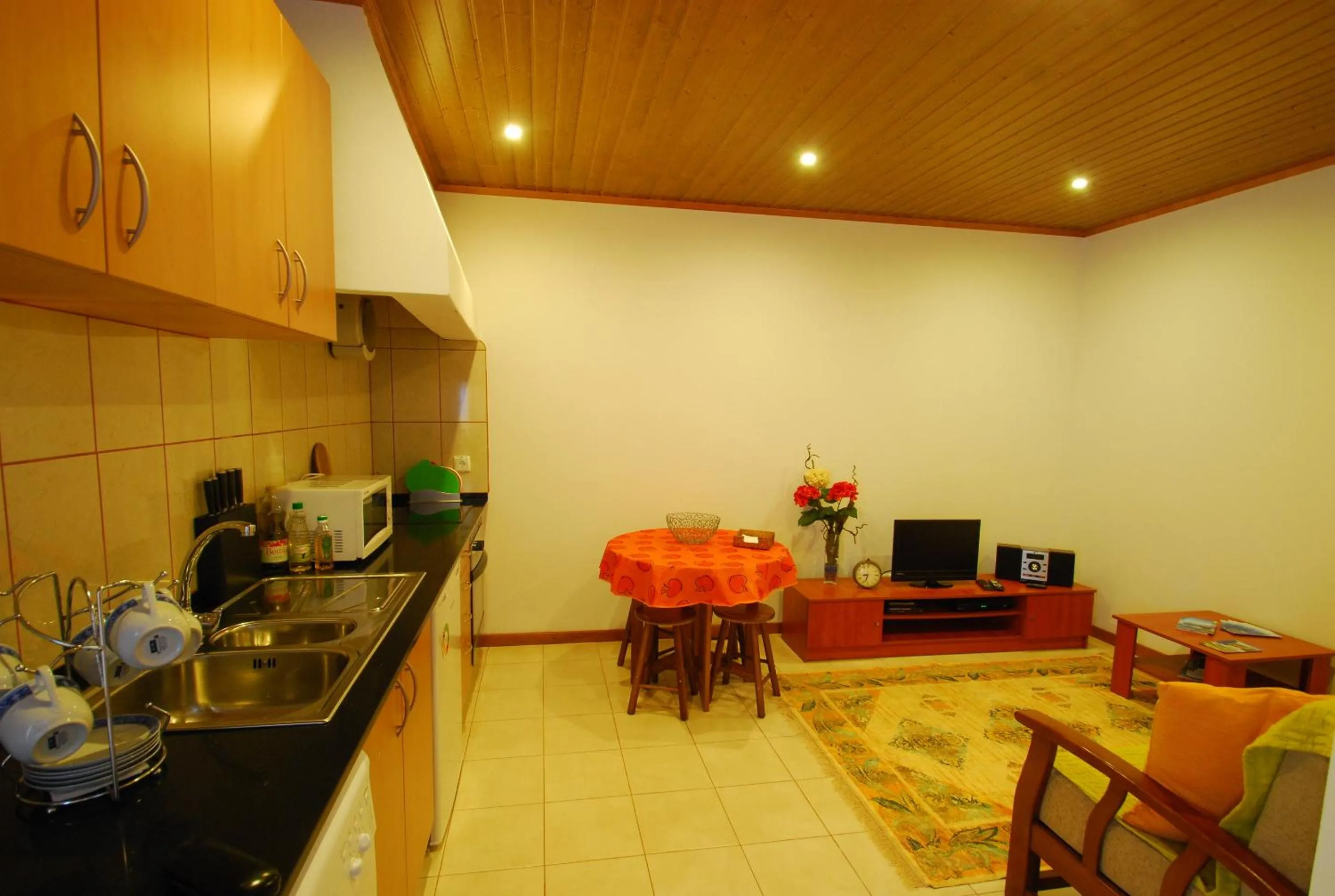 Kitchen or kitchenette in Alojamentos Flores Island