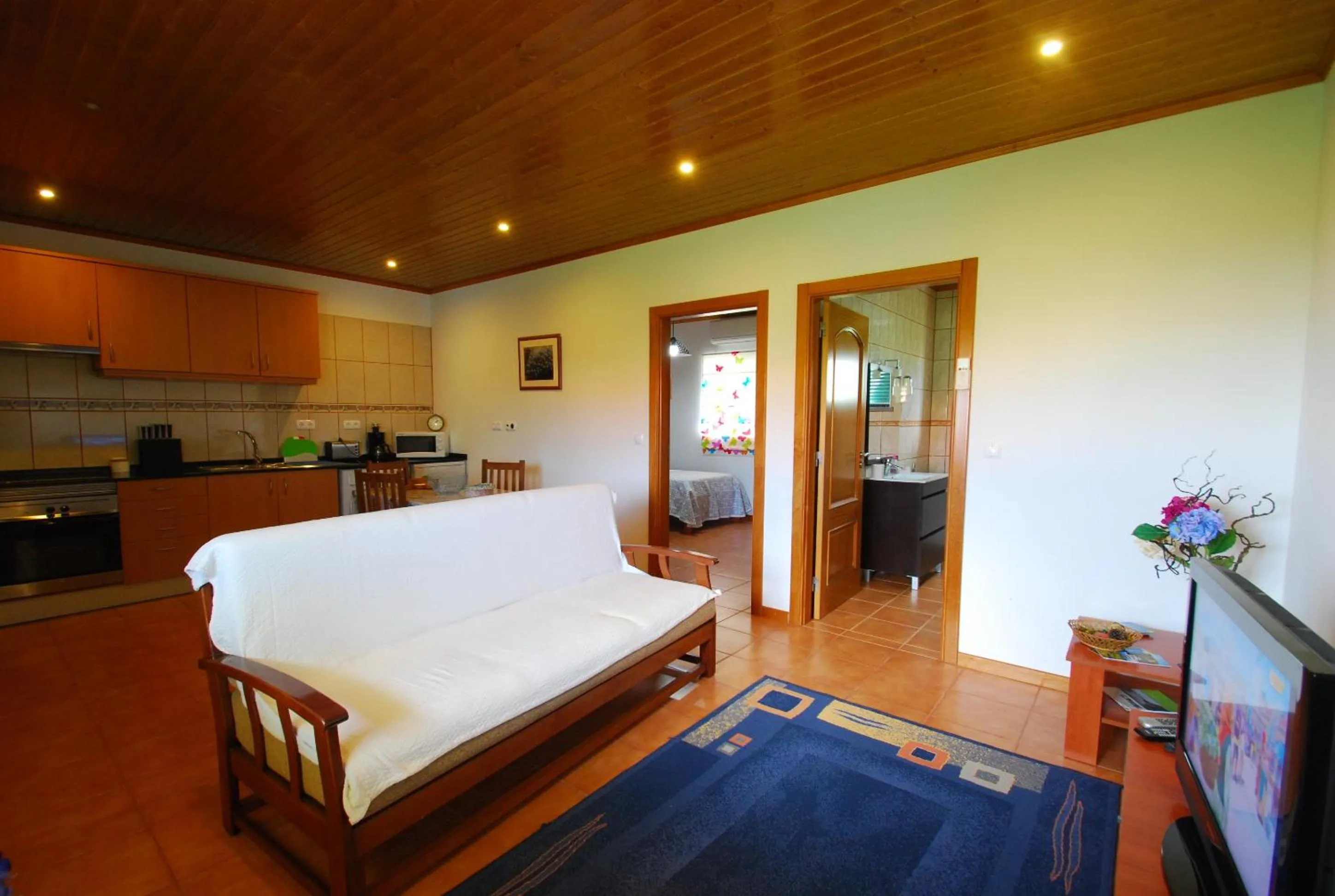Kitchen or kitchenette, Bed in Alojamentos Flores Island