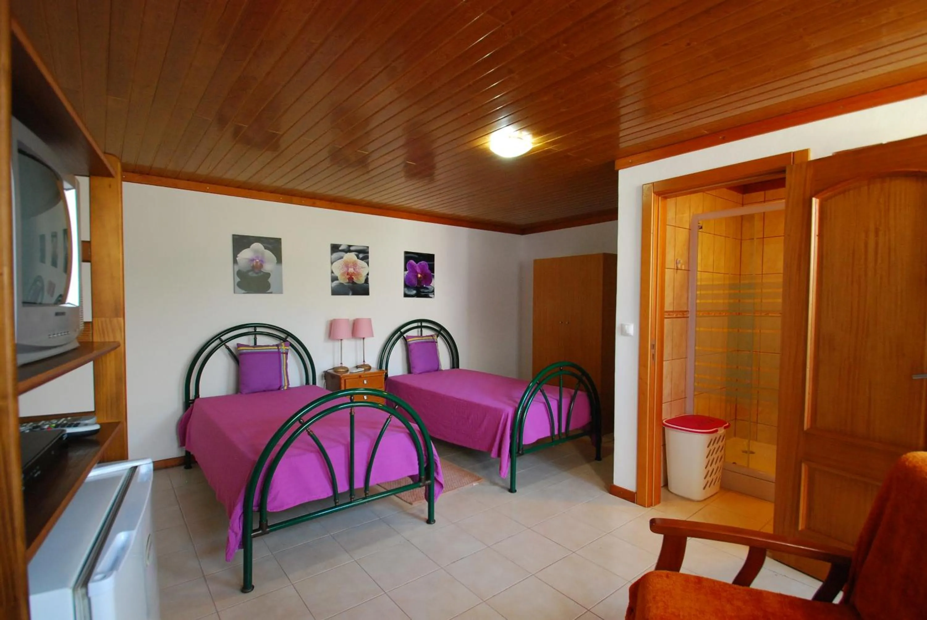 Photo of the whole room in Alojamentos Flores Island