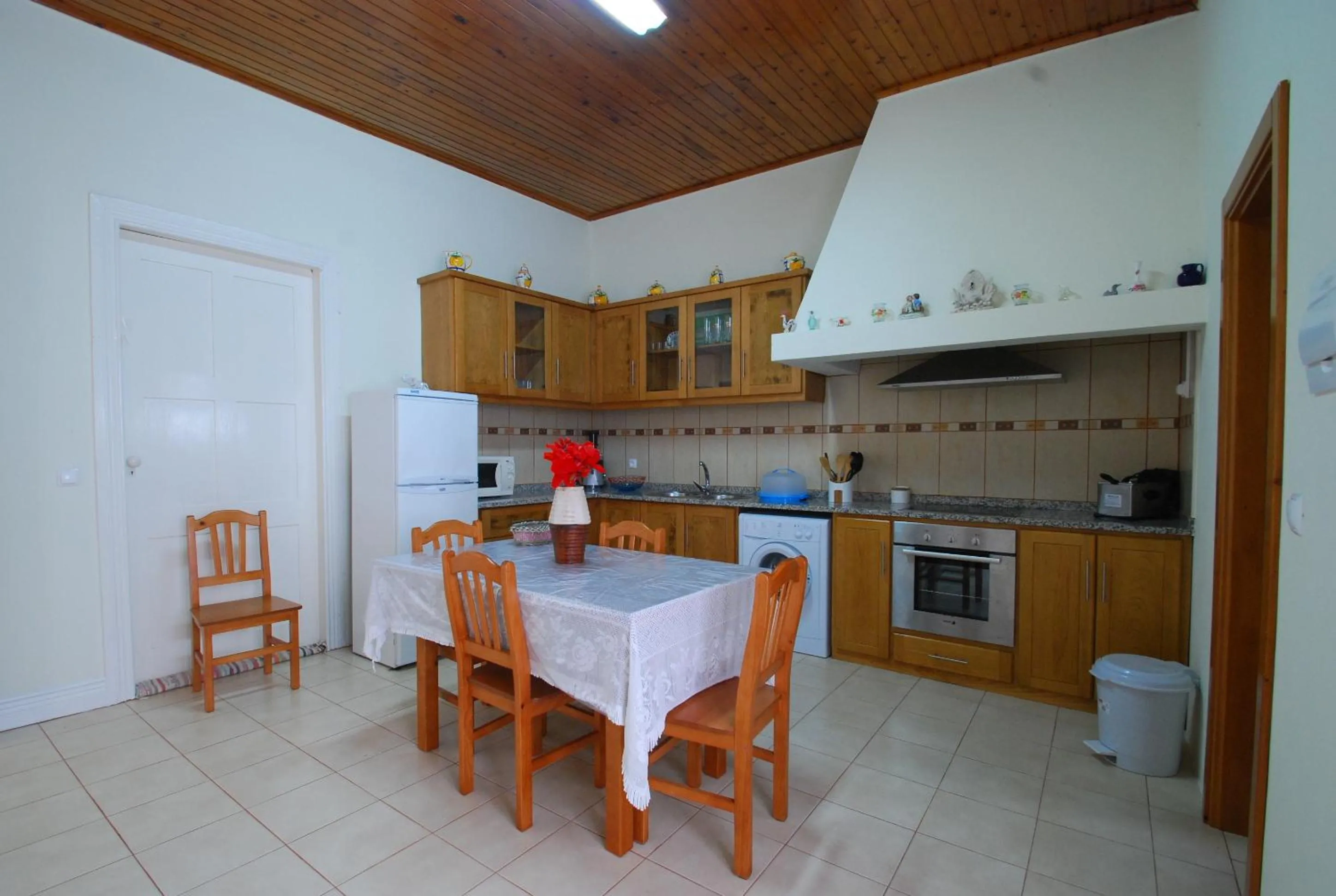 Kitchen or kitchenette in Alojamentos Flores Island