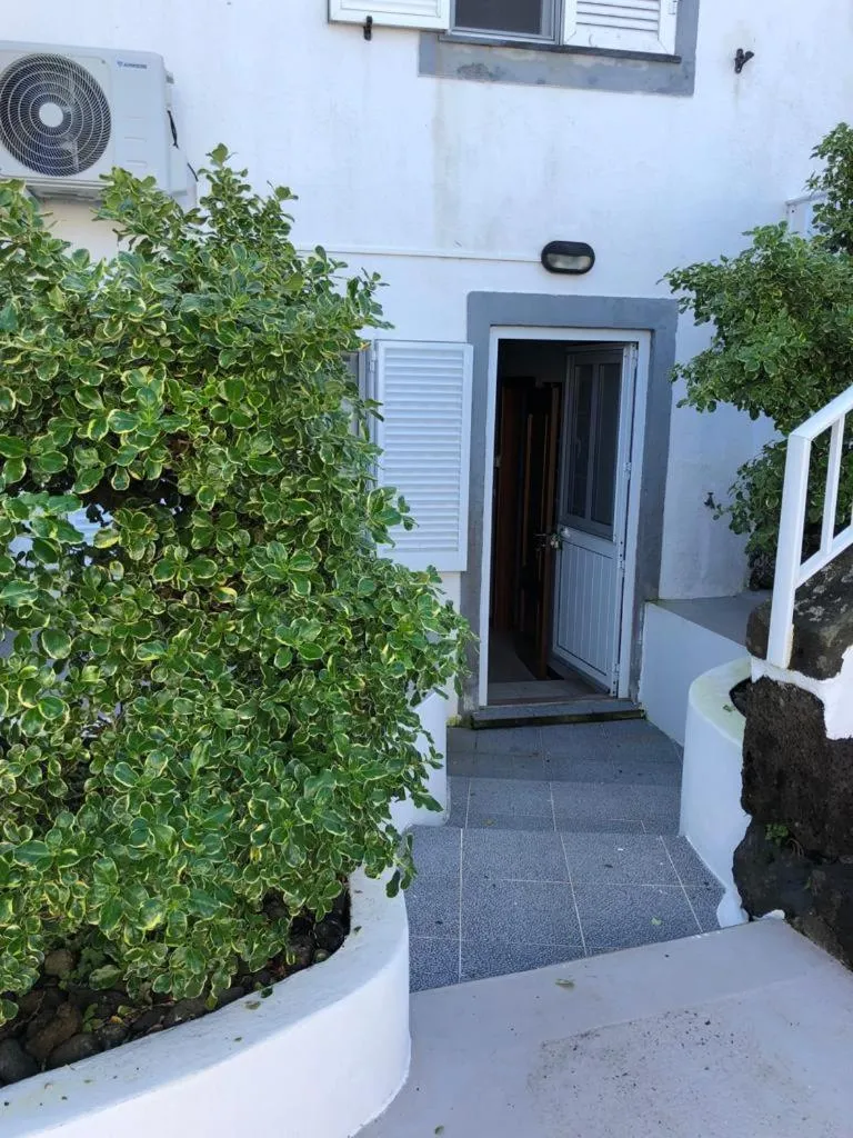 Facade/entrance in Alojamentos Flores Island