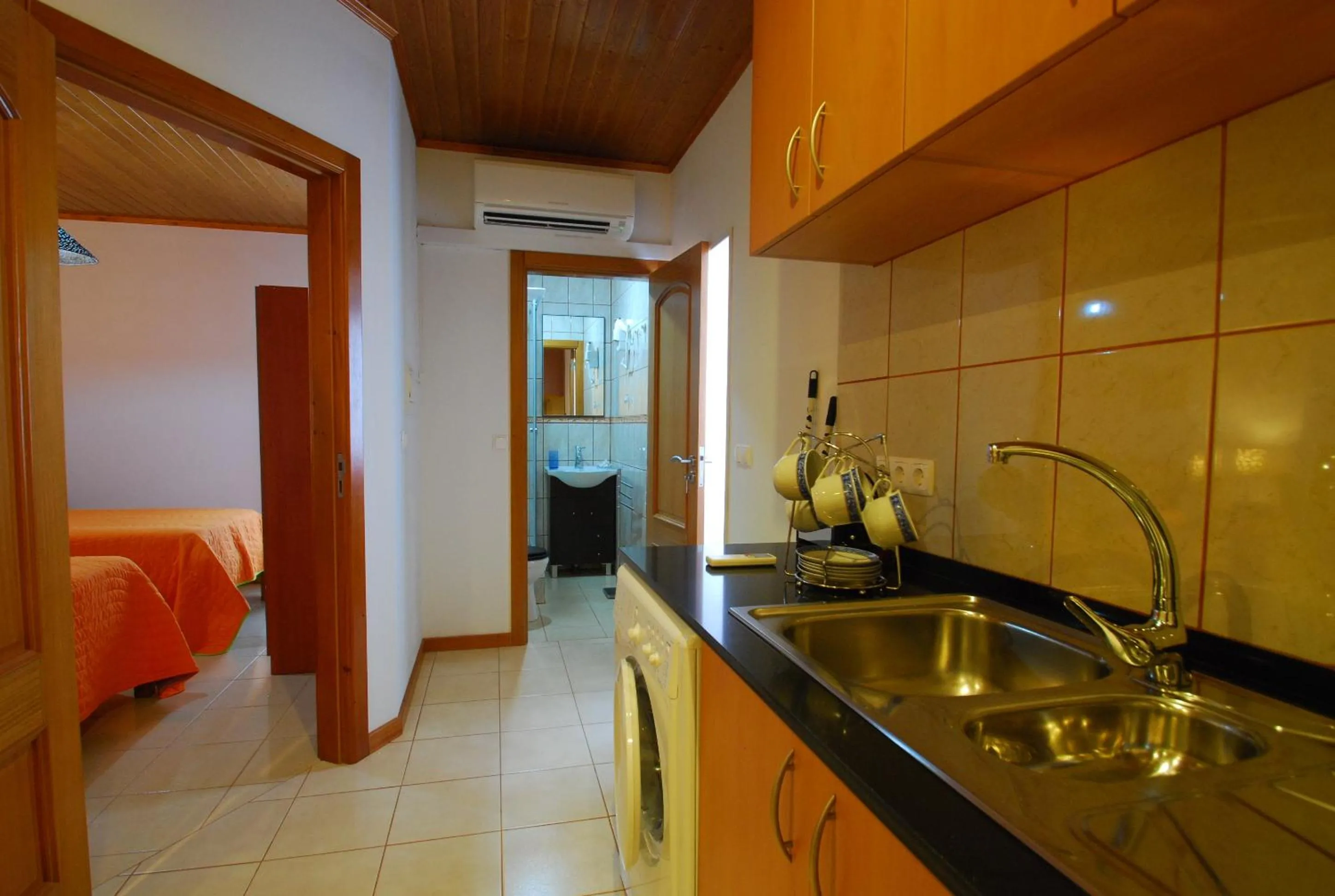 Kitchen or kitchenette in Alojamentos Flores Island