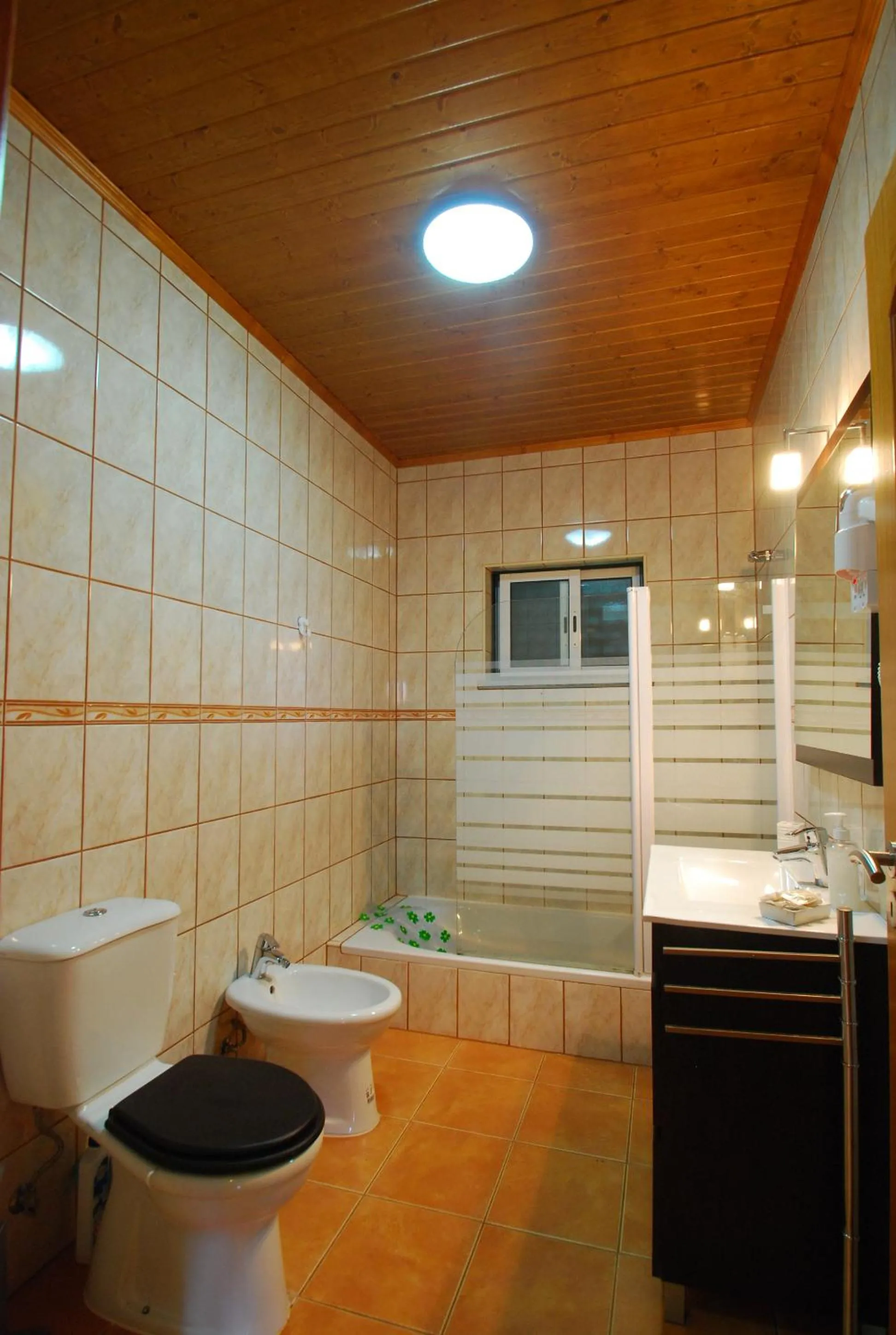 Bathroom in Alojamentos Flores Island