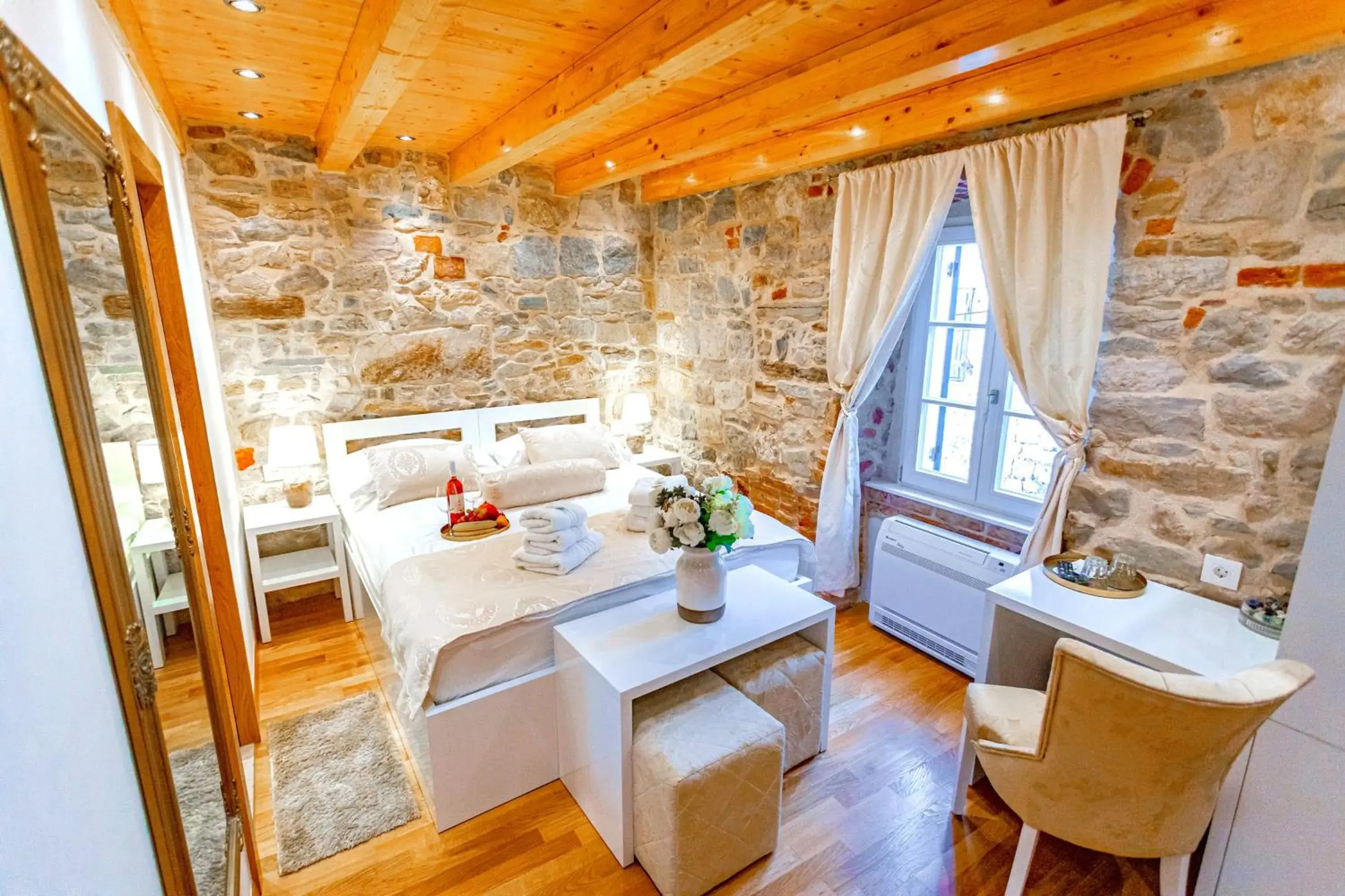 Deluxe Double Room in New Lux Villa Merissima Deluxe Double Room in New Lux Villa Merissima
