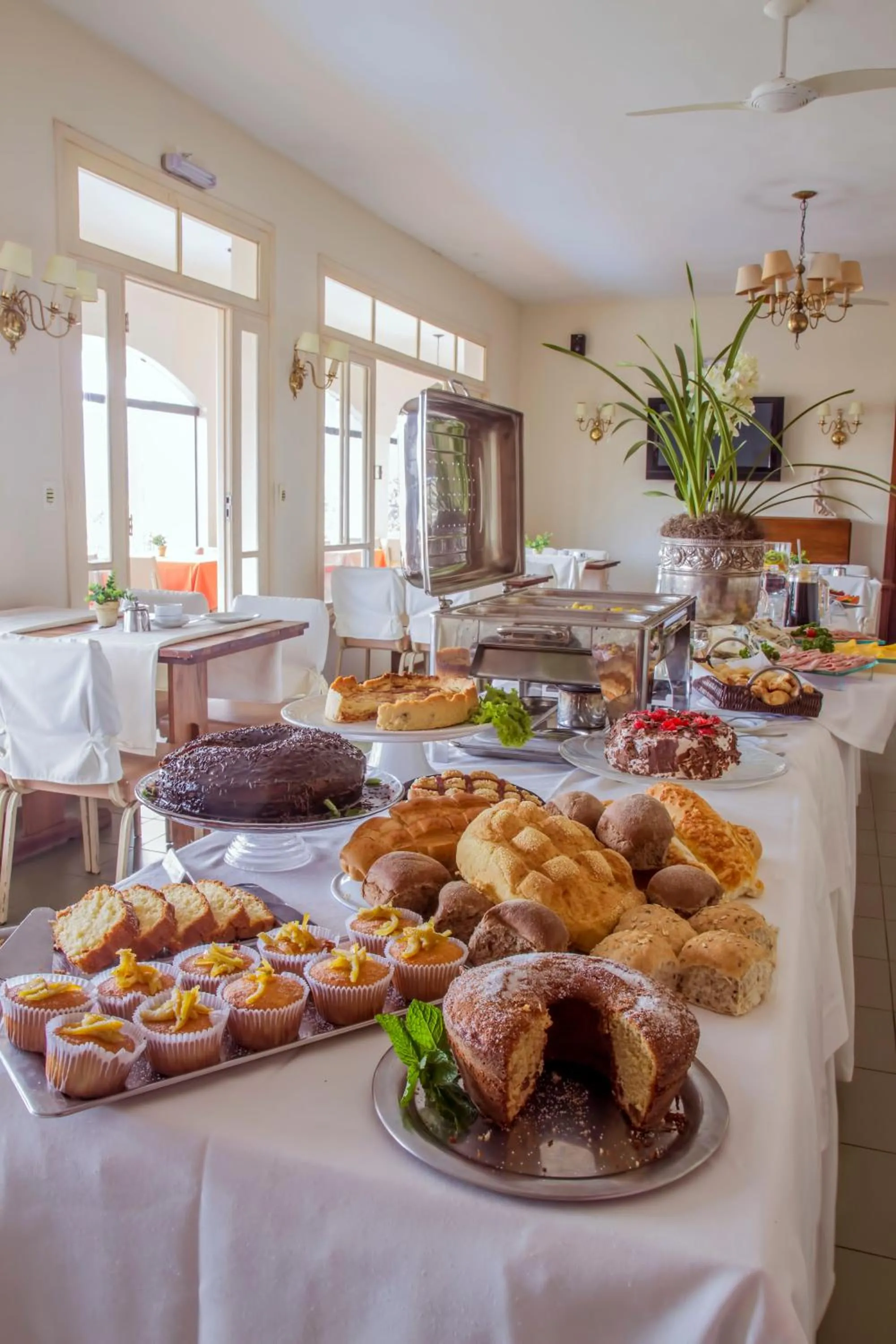Breakfast in Hotel Dominguez Master