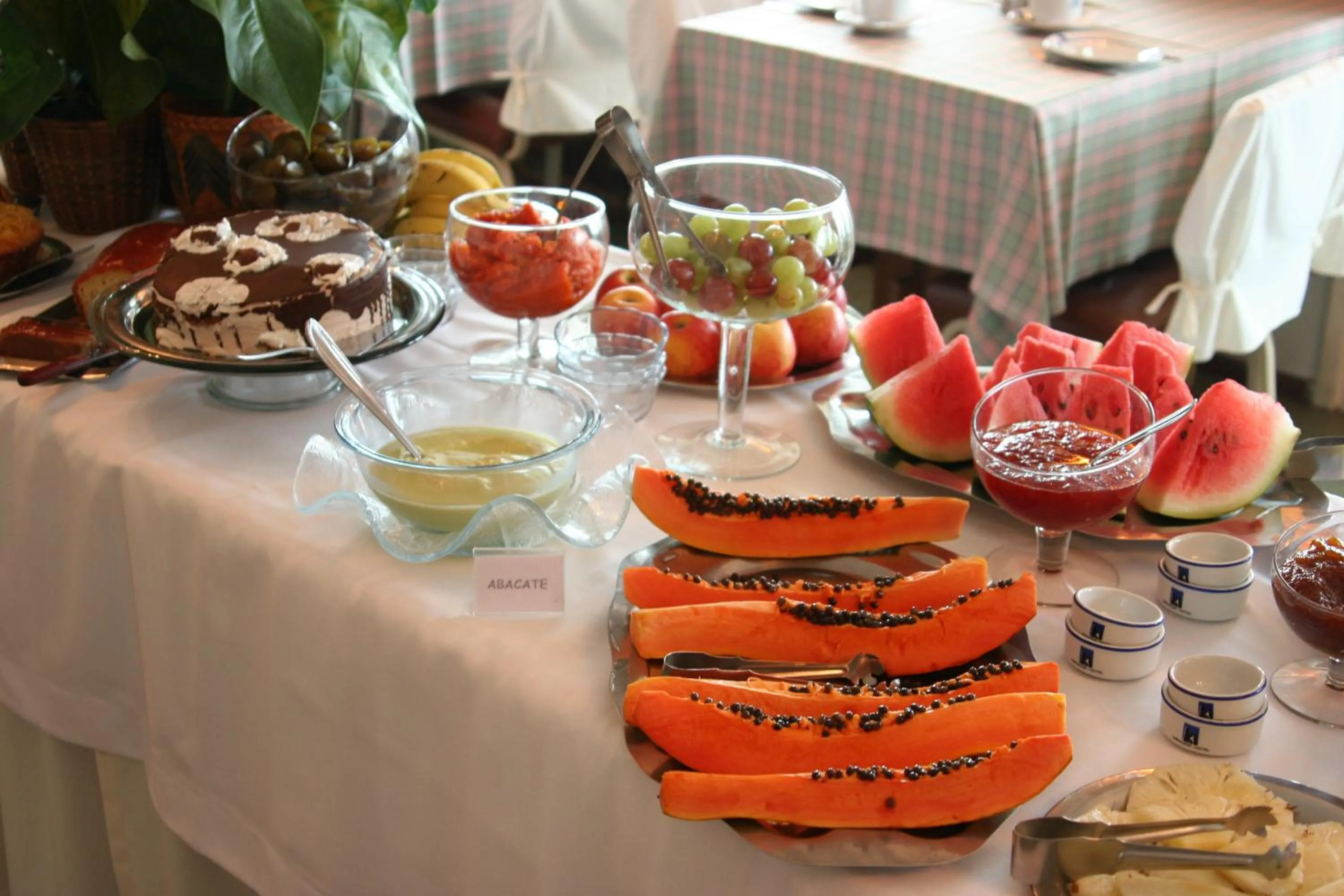 Food in Hotel Dominguez Master