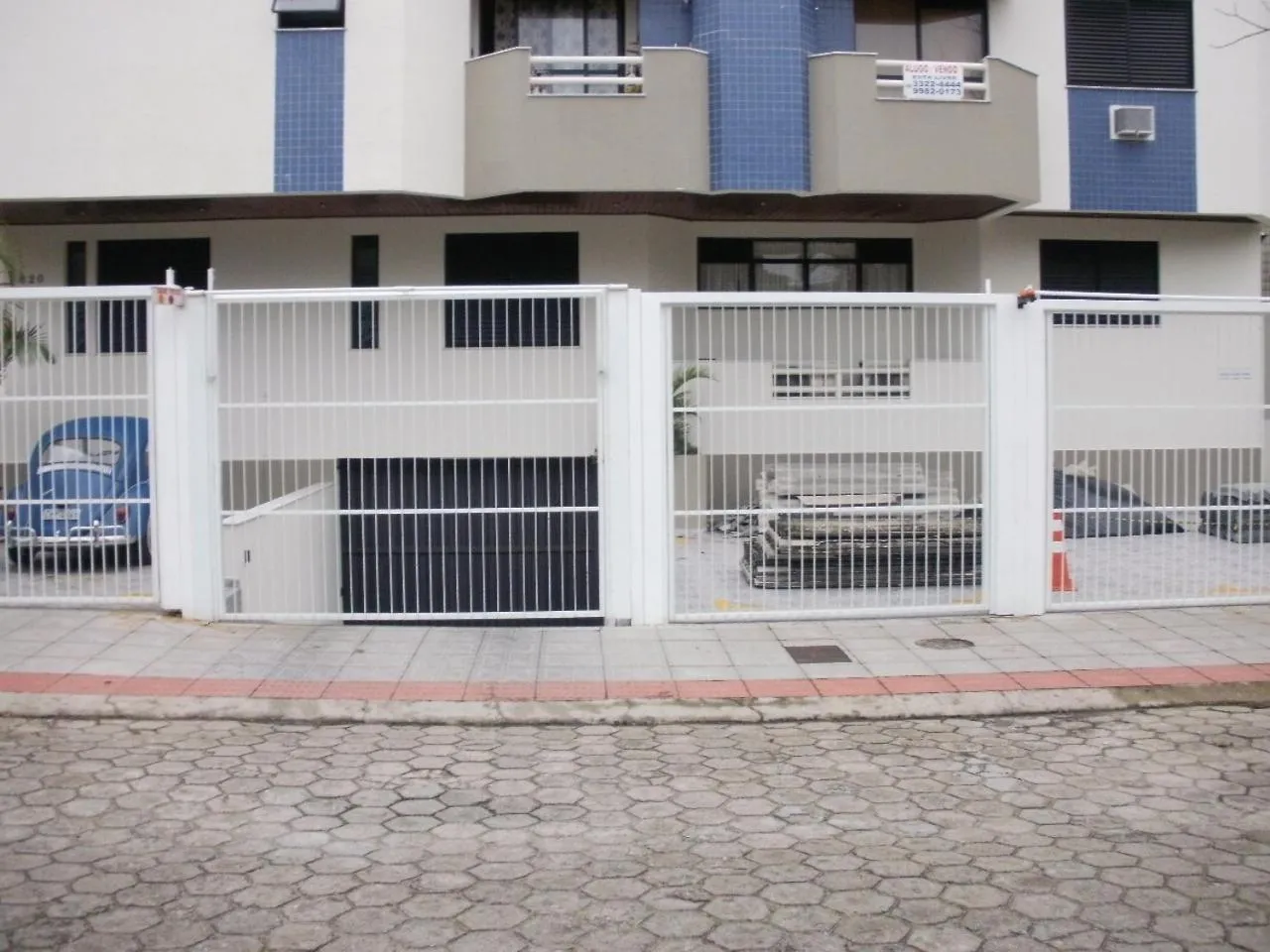 Larus 107