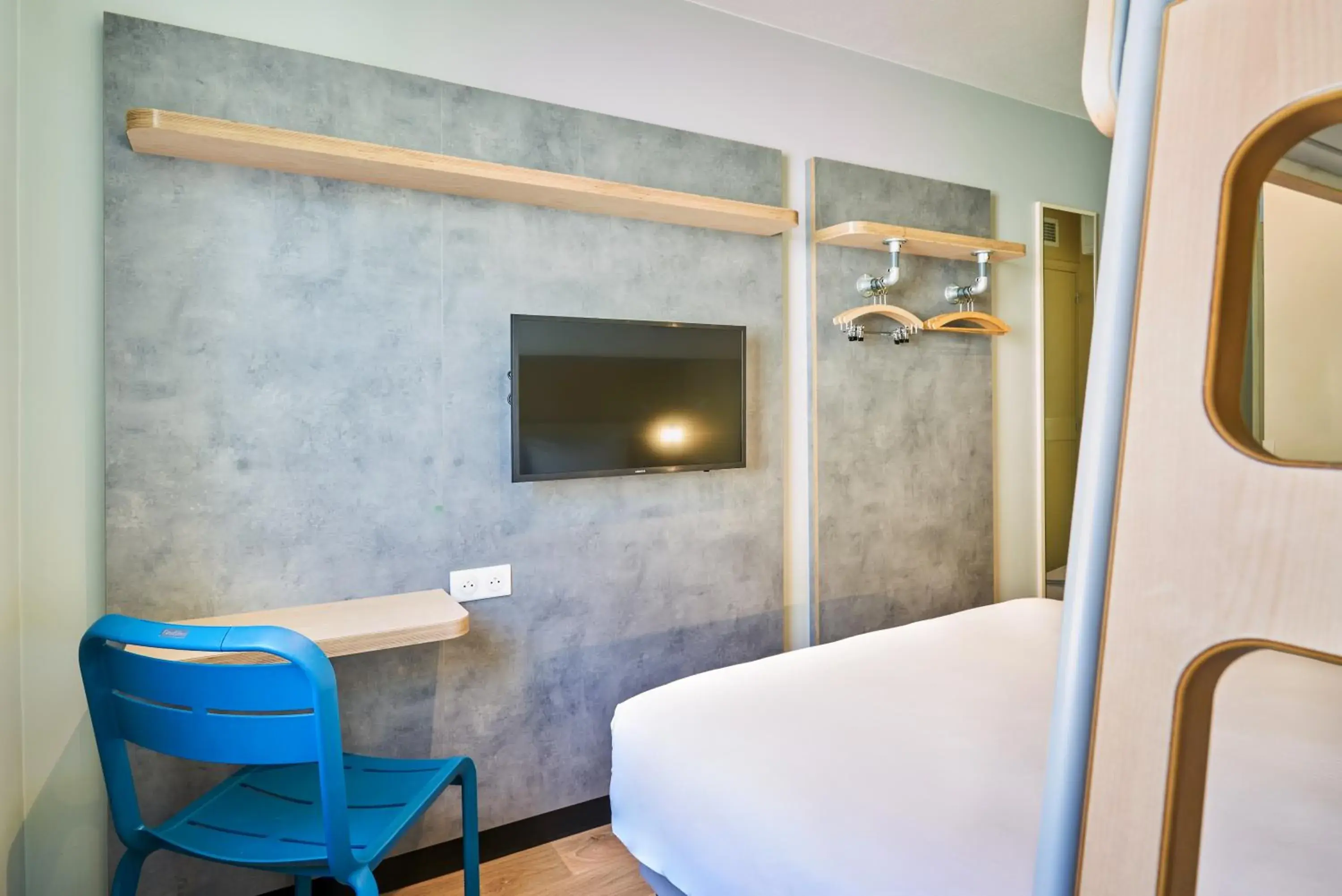 TV and multimedia, Bed in ibis budget Saint-Maurice TV and multimedia, Bed in ibis budget Saint-Maurice