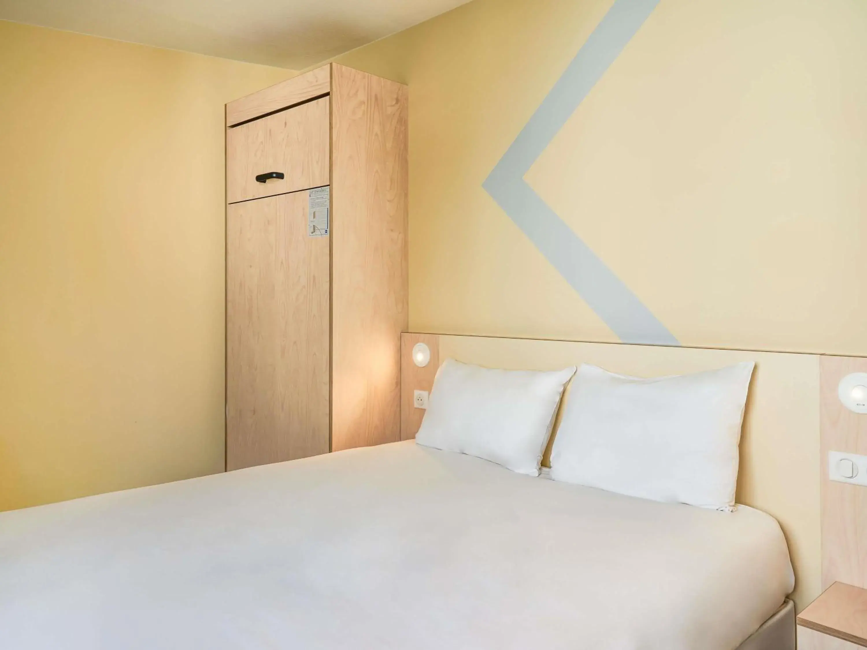 Bedroom, Bed in ibis budget Saint-Maurice Bedroom, Bed in ibis budget Saint-Maurice
