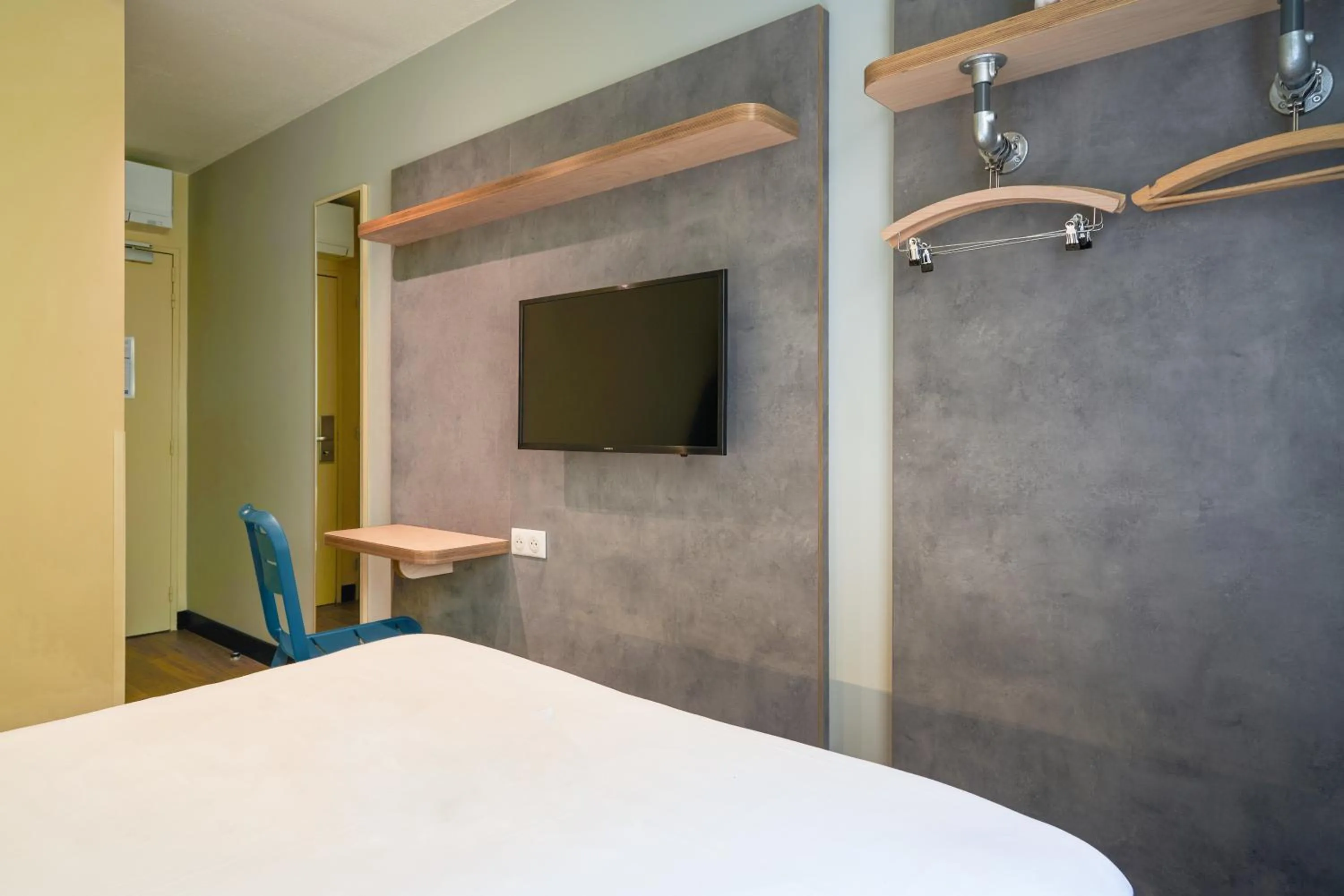 TV and multimedia, Bed in ibis budget Saint-Maurice