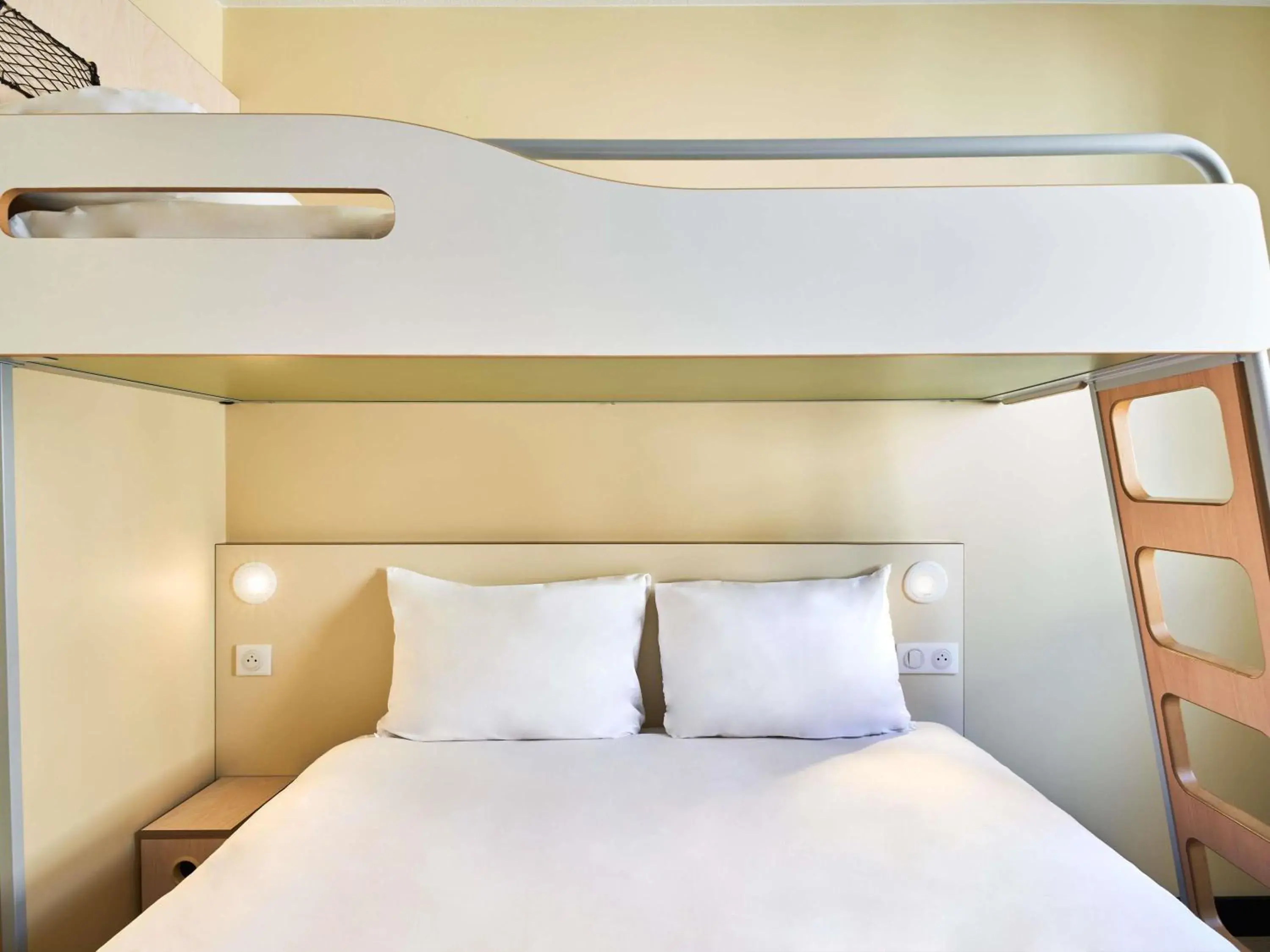 Bedroom, Bed in ibis budget Saint-Maurice Bedroom, Bed in ibis budget Saint-Maurice