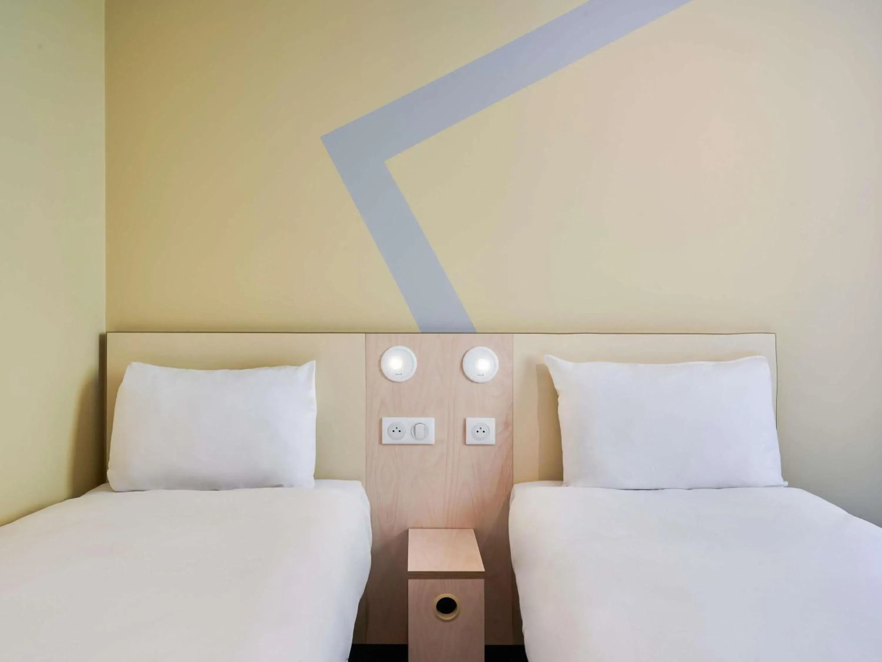 Bedroom, Bed in ibis budget Saint-Maurice Bedroom, Bed in ibis budget Saint-Maurice