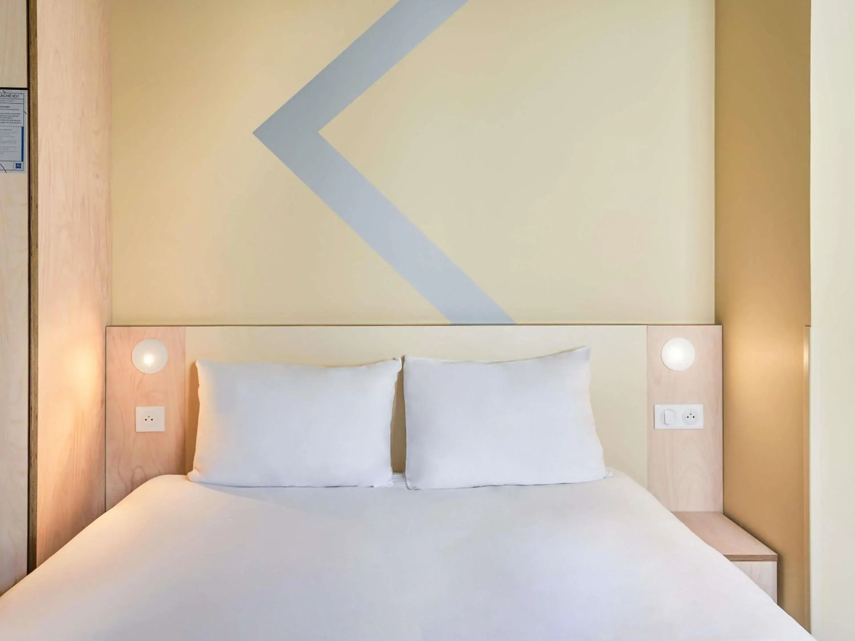 Bedroom, Bed in ibis budget Saint-Maurice Bedroom, Bed in ibis budget Saint-Maurice