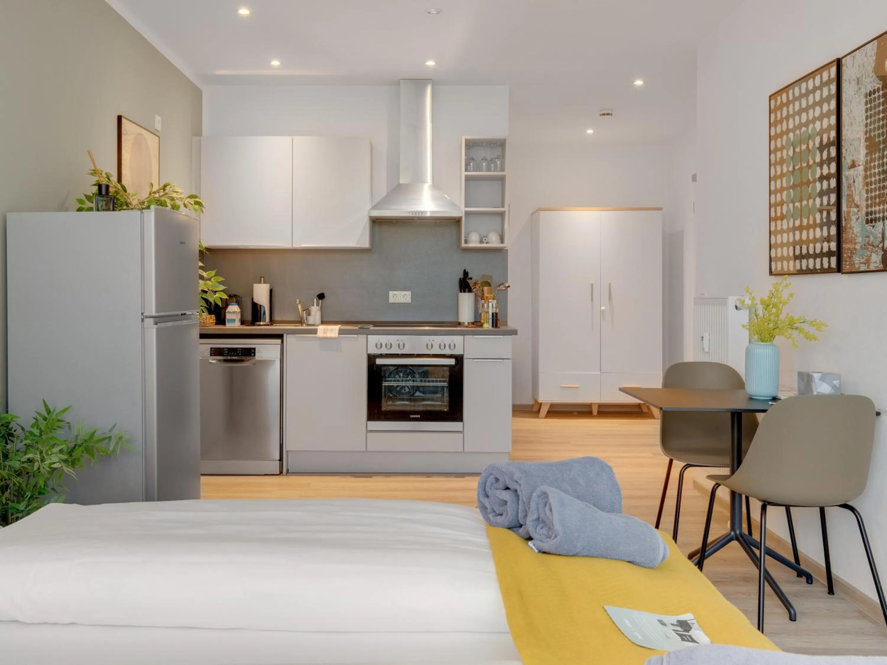 Bed in Limehome Essen Kibbelstraße