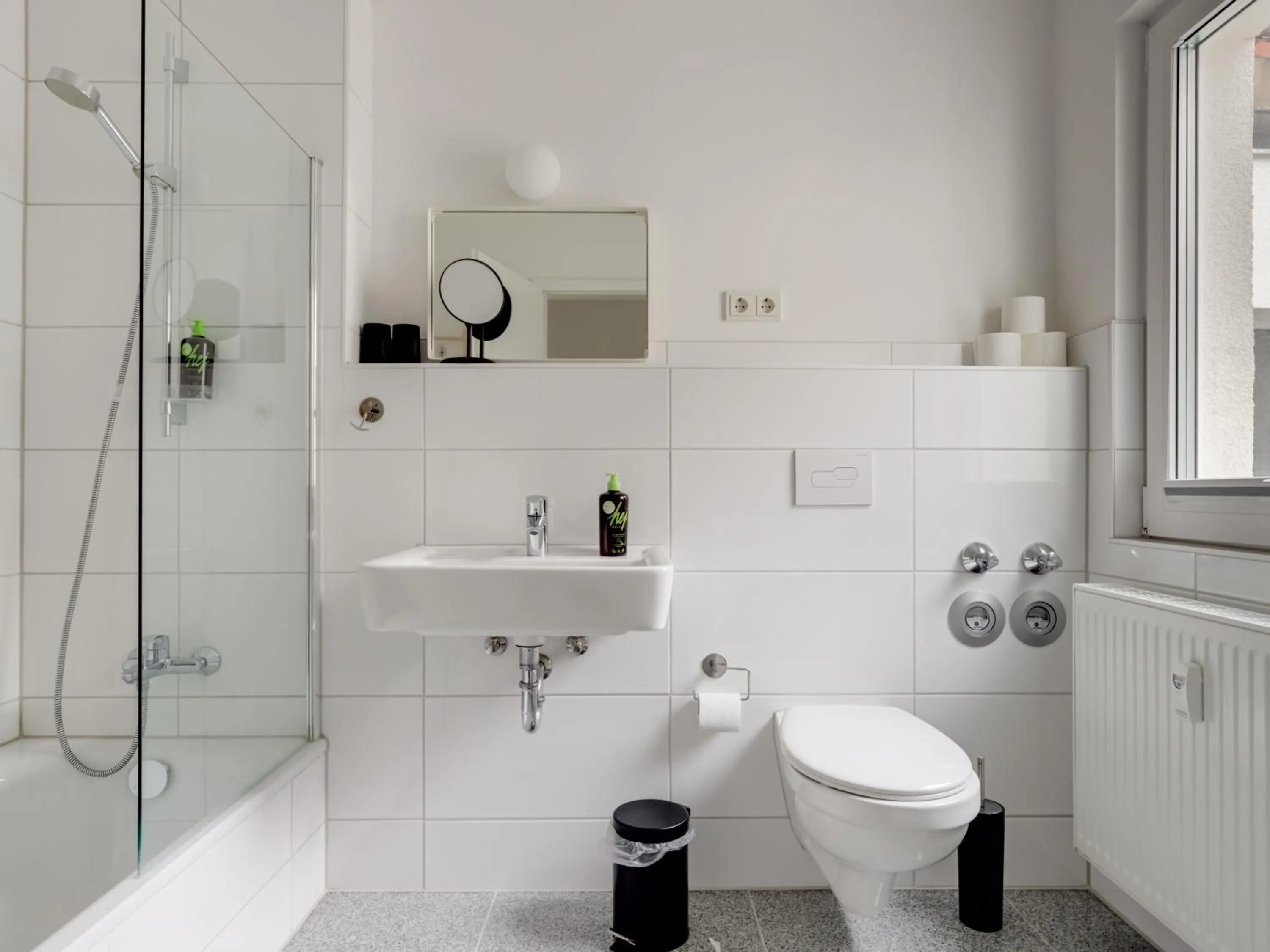 Bathroom in Limehome Essen Kibbelstraße