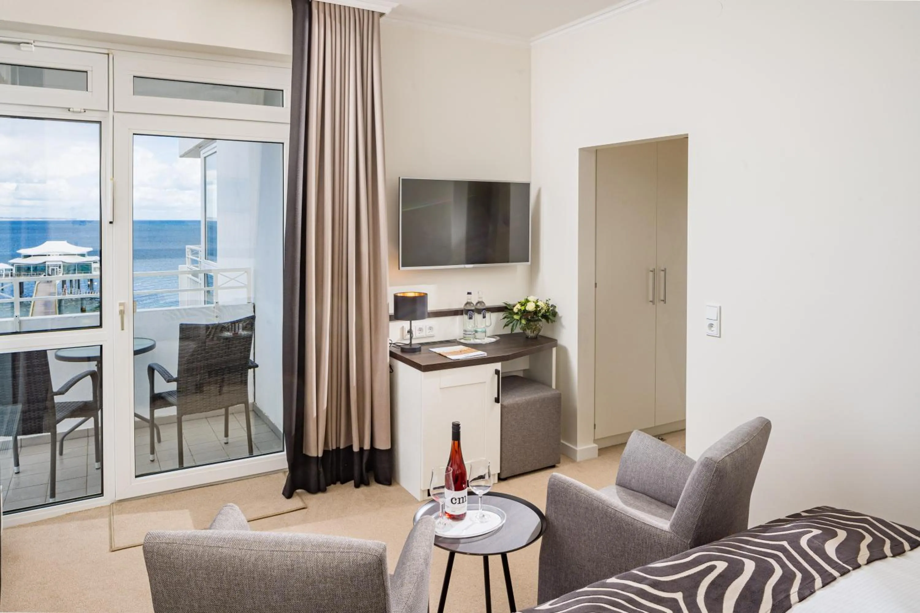 Bedroom in Hotel Bellevue