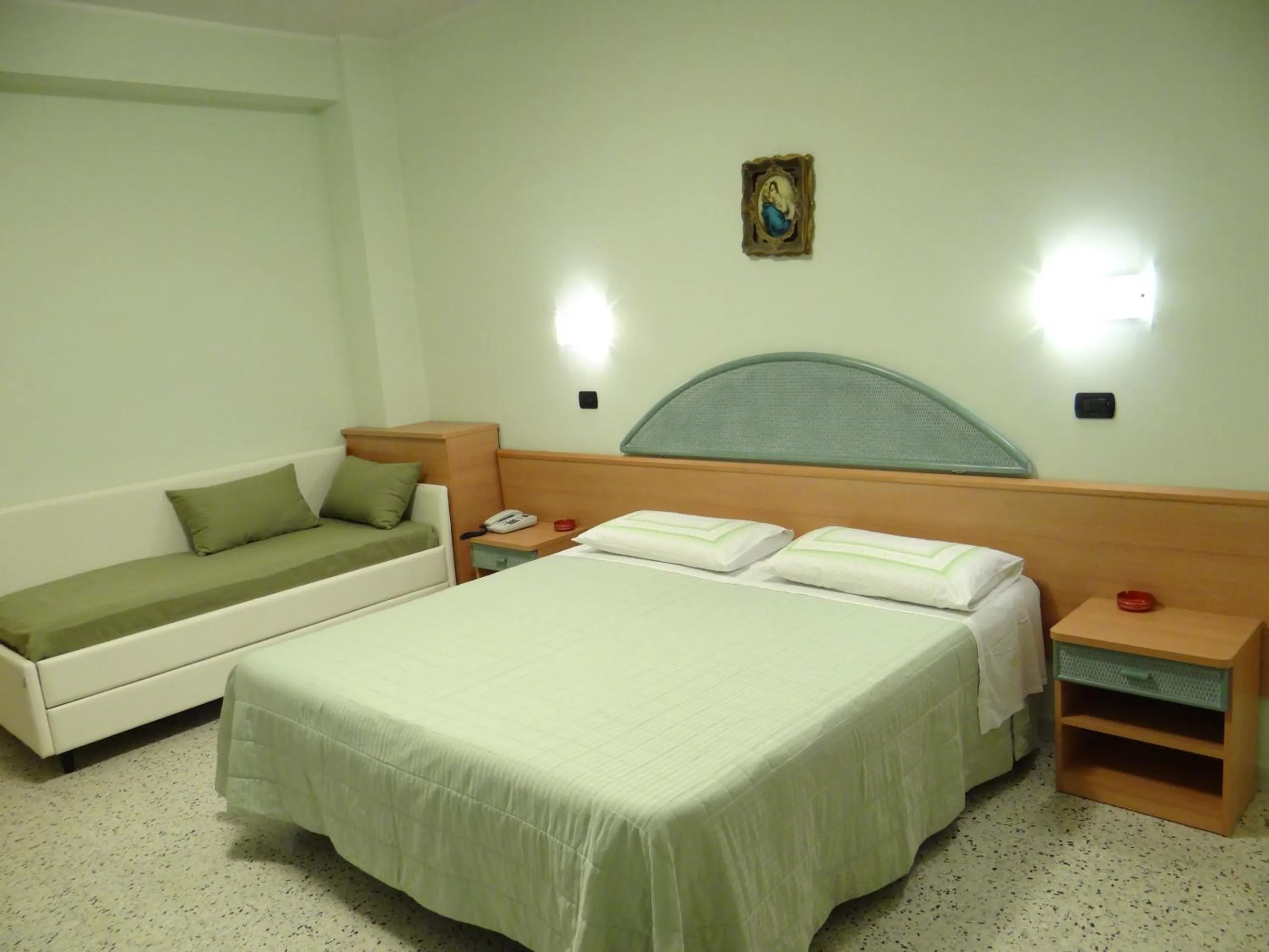 Photo of the whole room, Bed in Hotel Aquila D'Oro