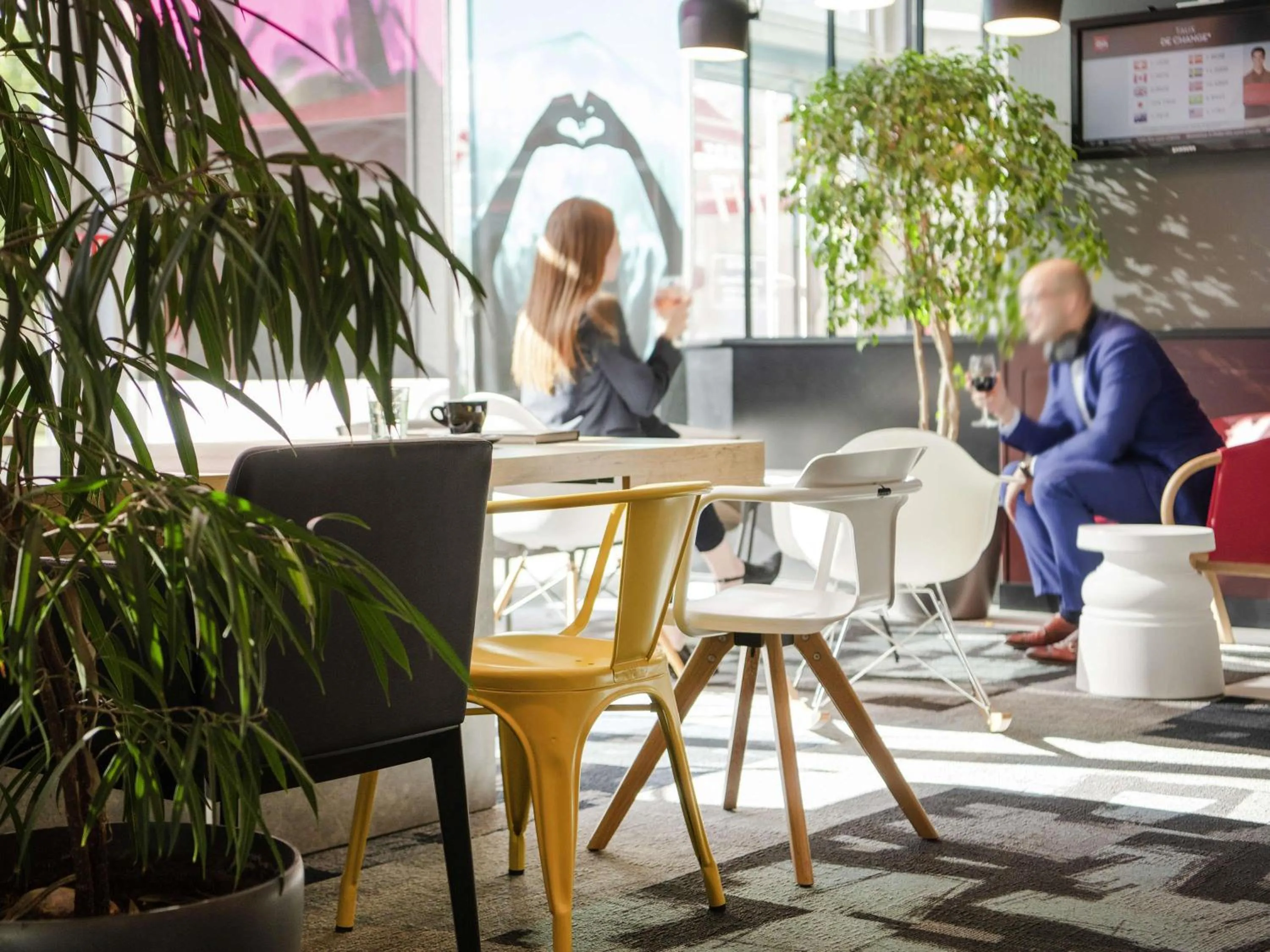 Lounge or bar in ibis Lyon Caluire Cité Internationale