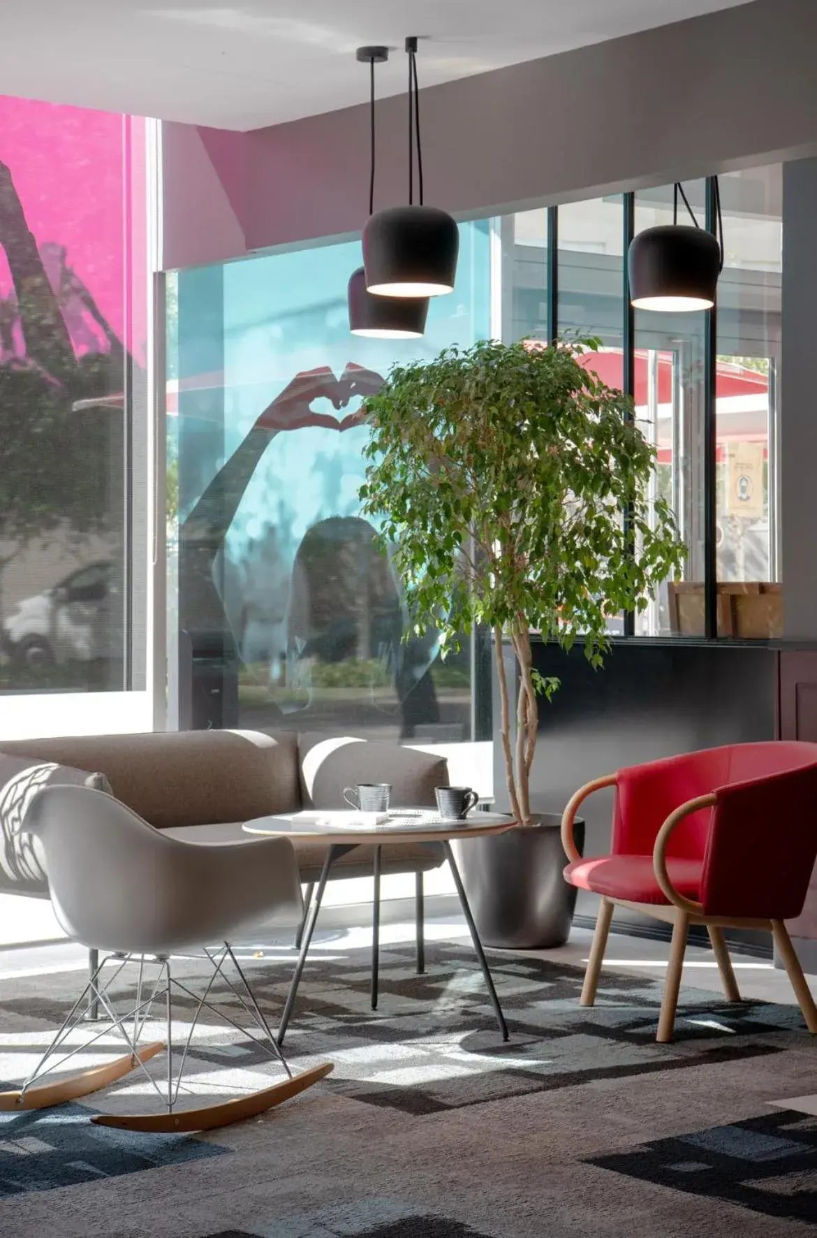 Lounge or bar in ibis Lyon Caluire Cité Internationale Lounge or bar in ibis Lyon Caluire Cité Internationale