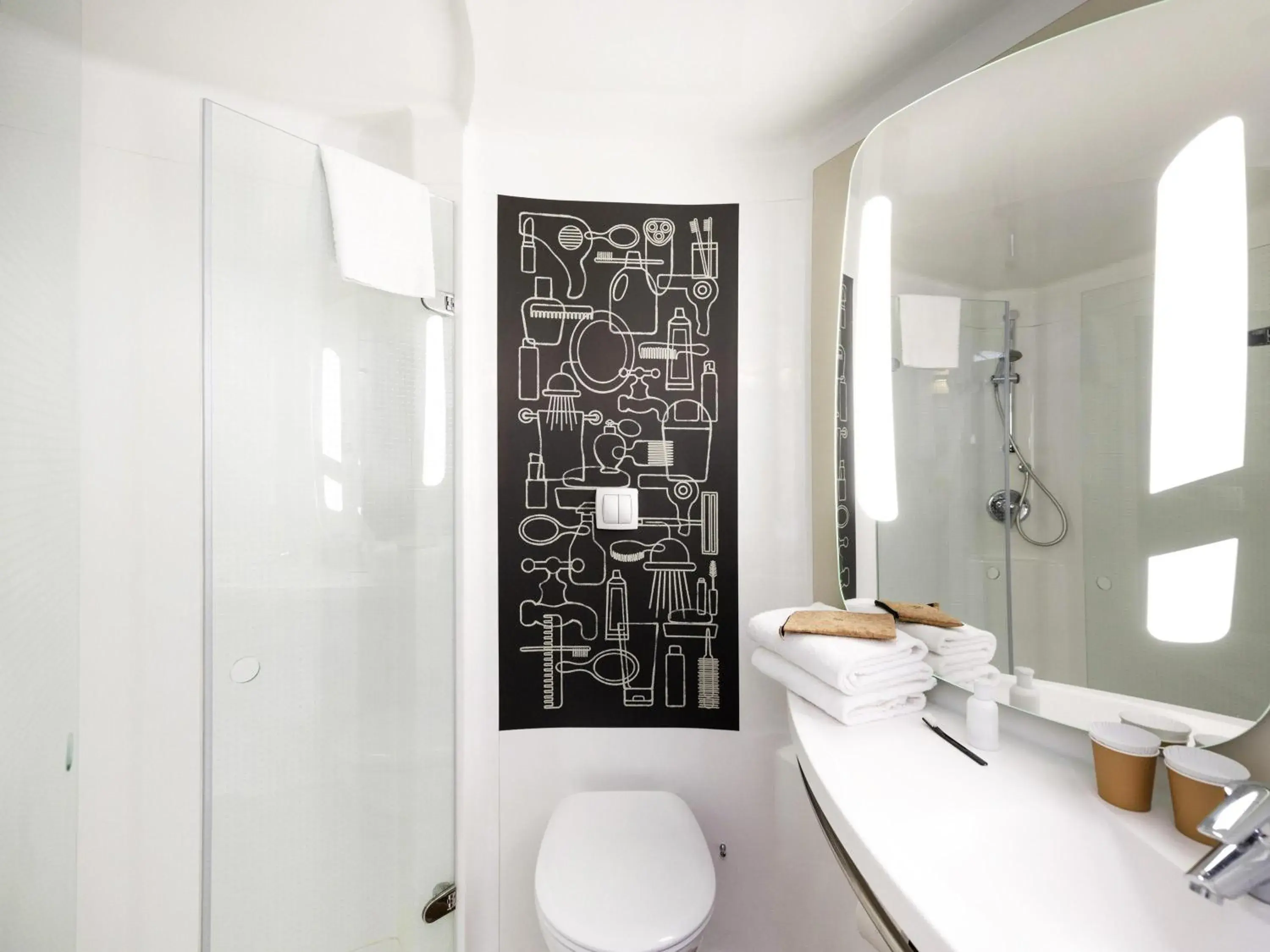 Bedroom in ibis Lyon Caluire Cité Internationale Bedroom in ibis Lyon Caluire Cité Internationale