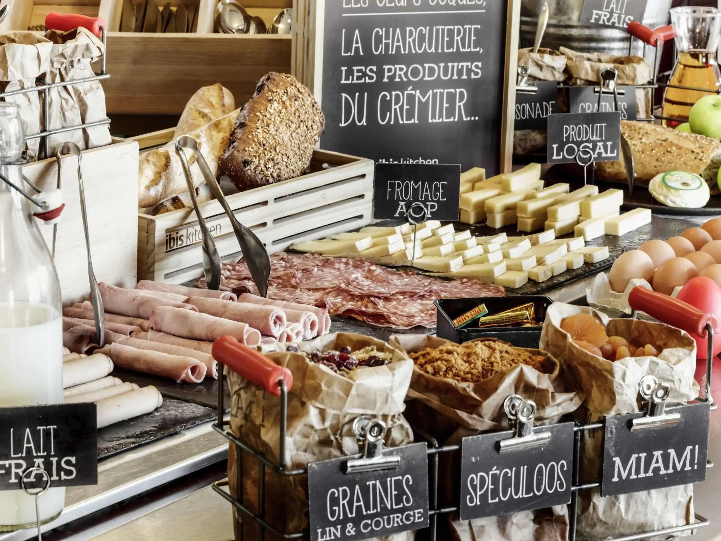 Bedroom in ibis Lyon Caluire Cité Internationale Bedroom in ibis Lyon Caluire Cité Internationale