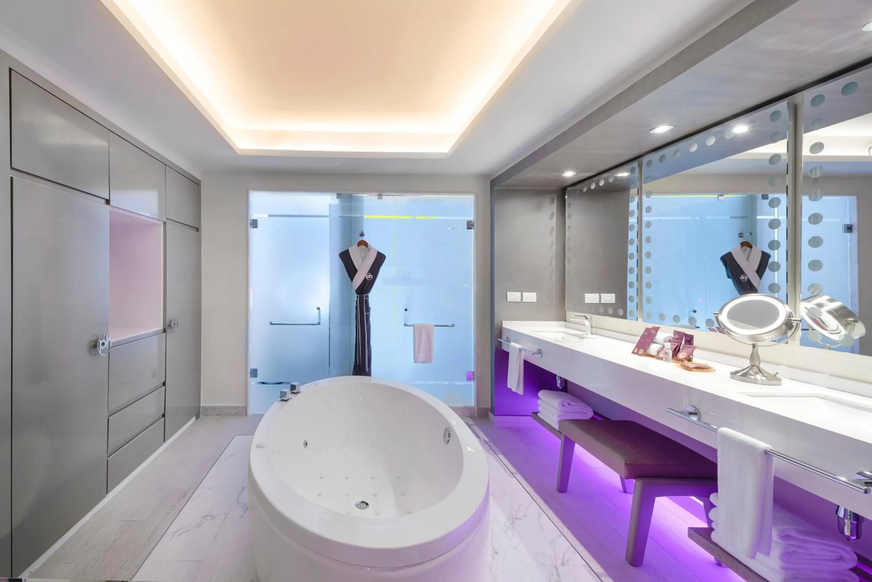 Bathroom in Planet Hollywood Cancun Adult Scene by Royalton, An Autograph Collection All-Inclusive Resort - Adults Only