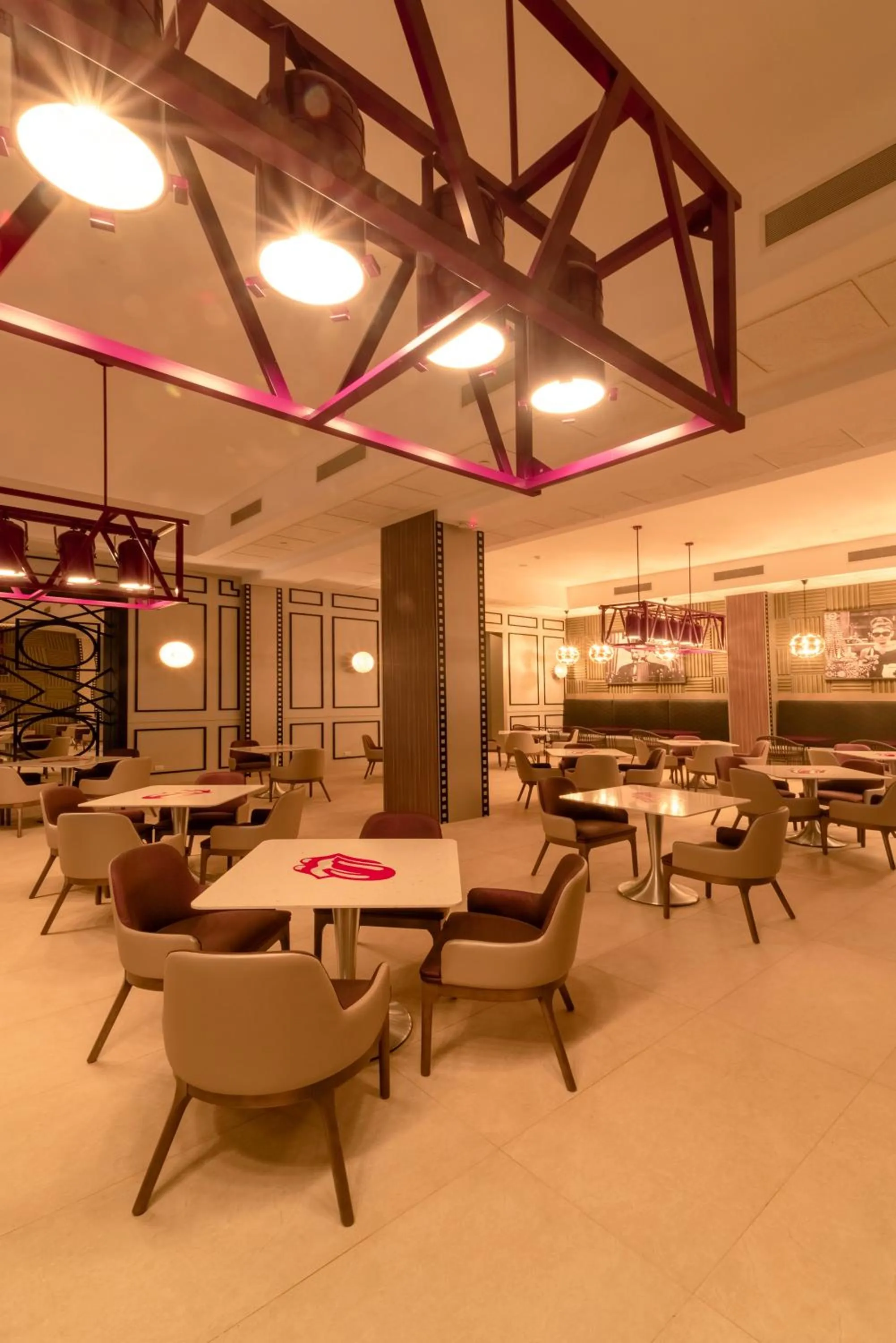 Restaurant/places to eat in Planet Hollywood Cancun Adult Scene by Royalton, An Autograph Collection All-Inclusive Resort - Adults Only