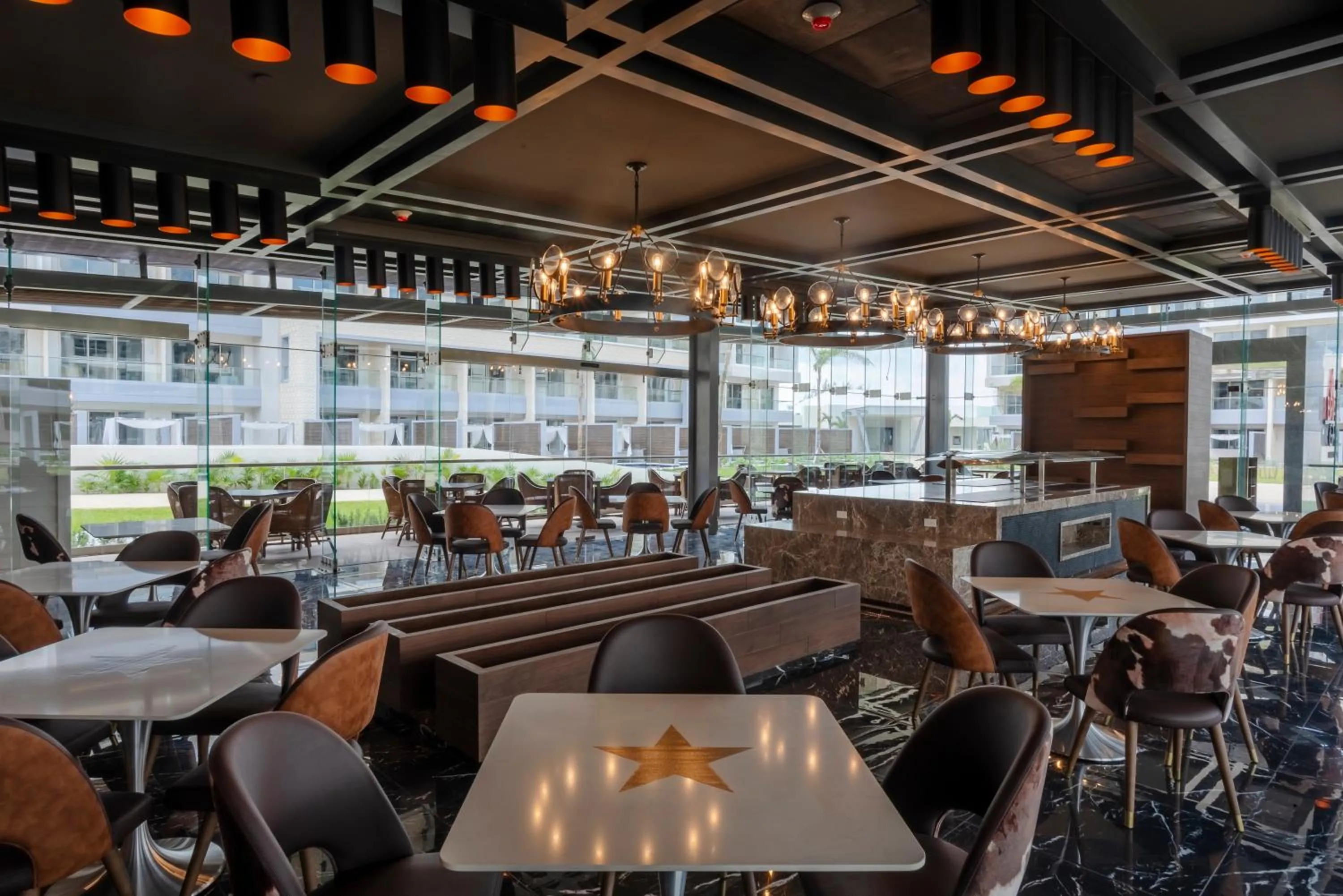 Restaurant/places to eat in Planet Hollywood Cancun Adult Scene by Royalton, An Autograph Collection All-Inclusive Resort - Adults Only