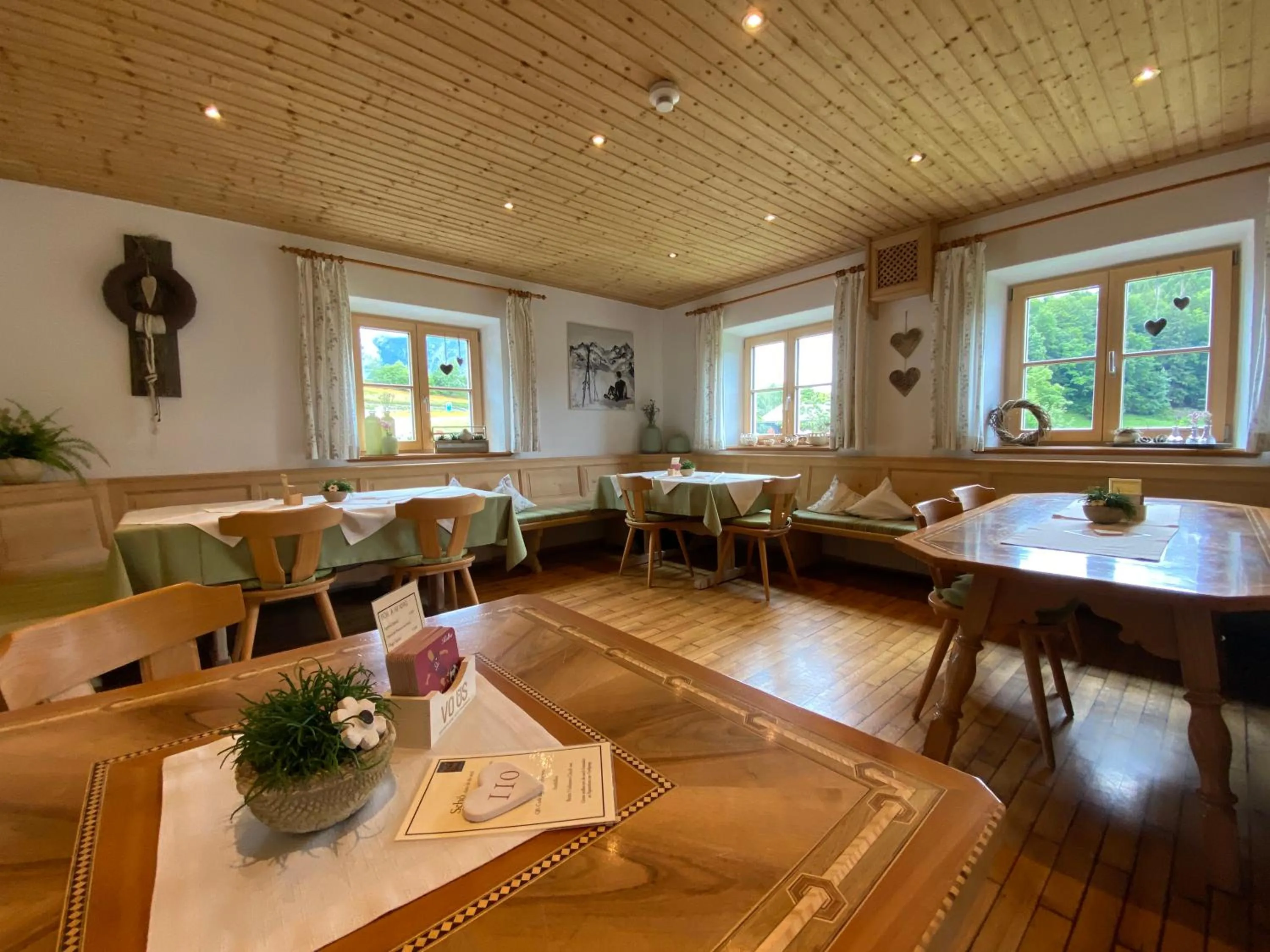 Restaurant/places to eat in Gasthaus Sulzfluh